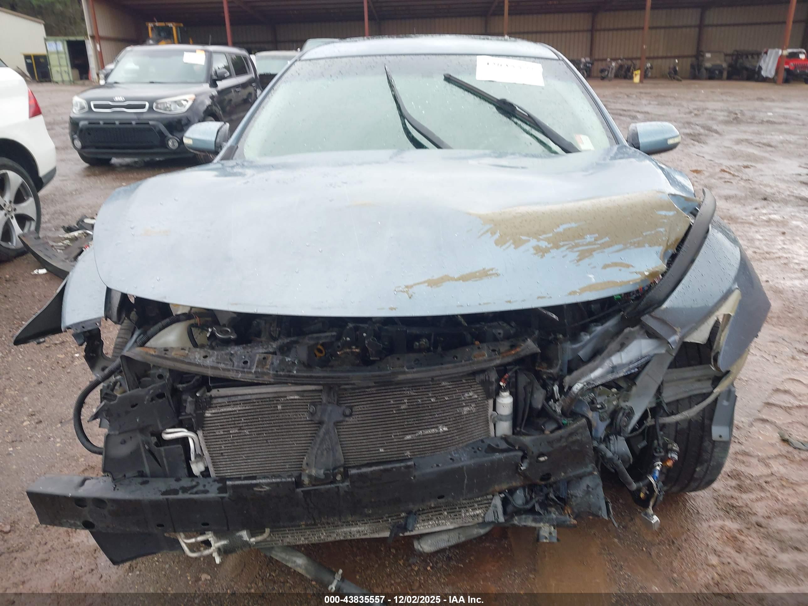 NISSAN MAXIMA image 6