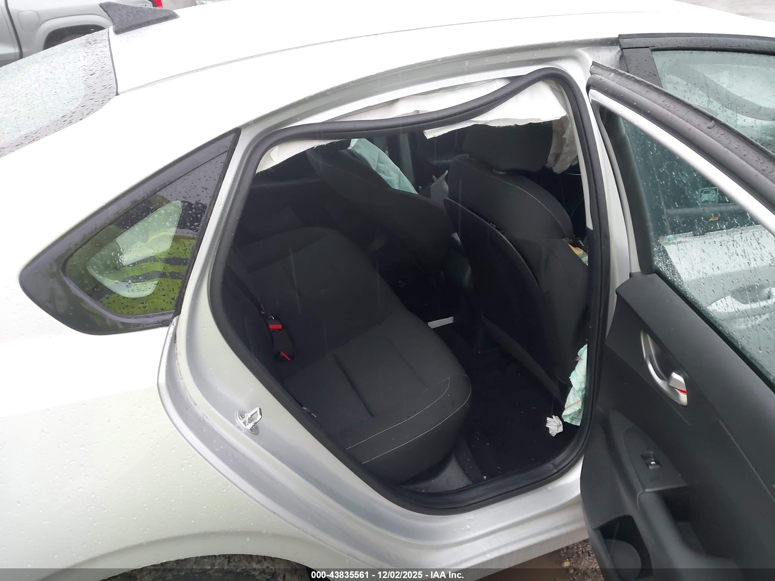 KIA FORTE image 8