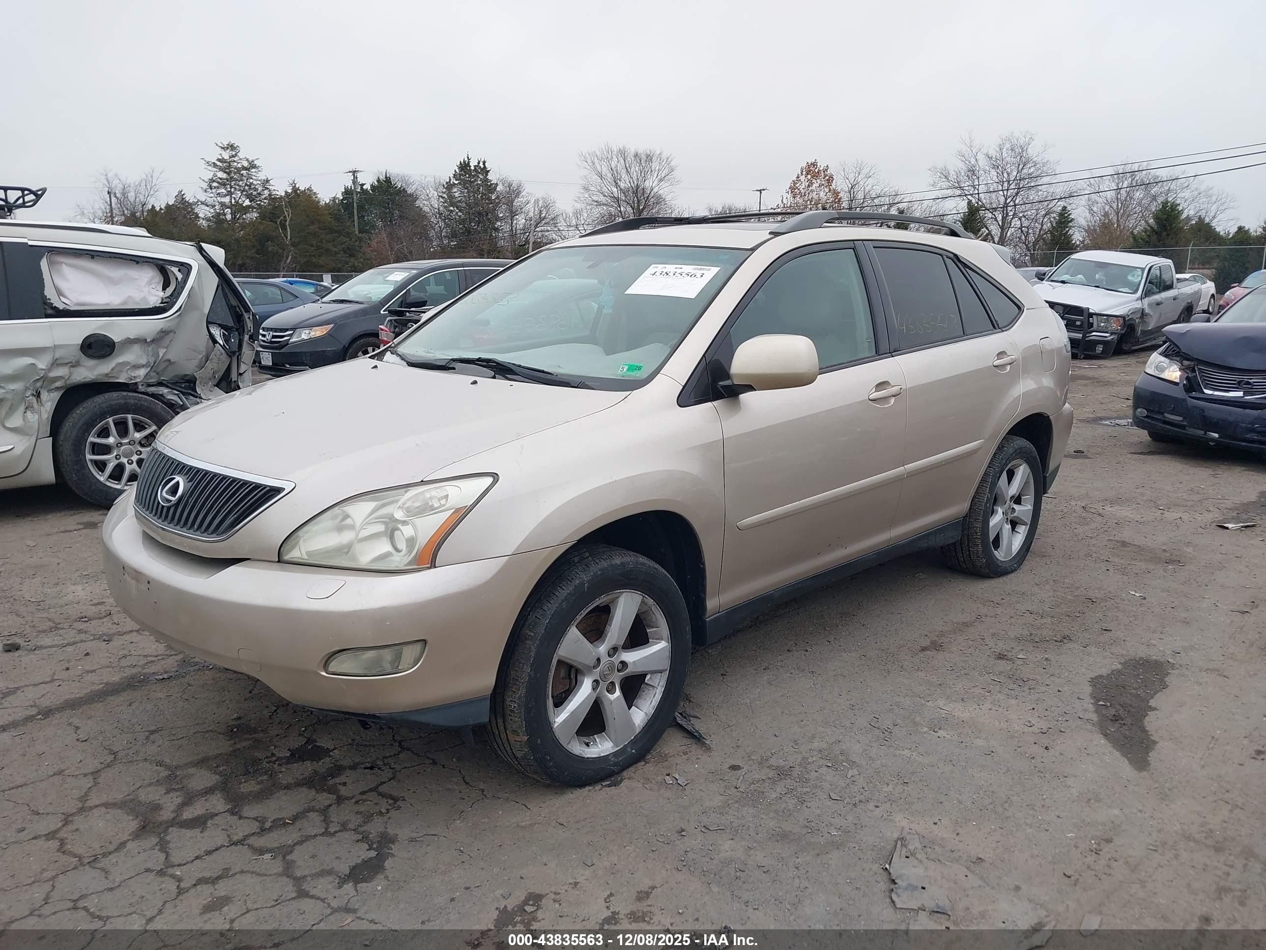 LEXUS RX image 2