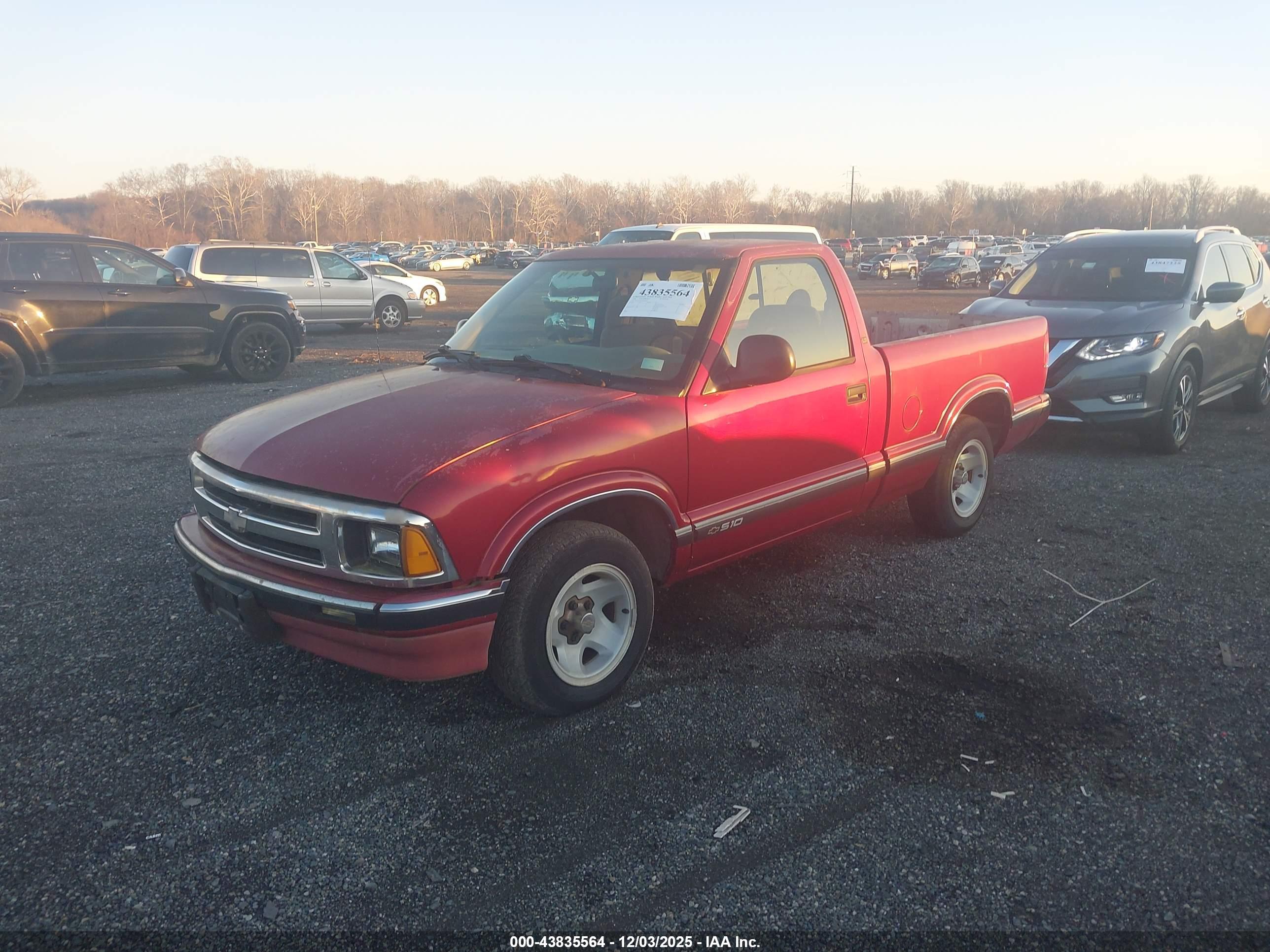 CHEVROLET S image 2