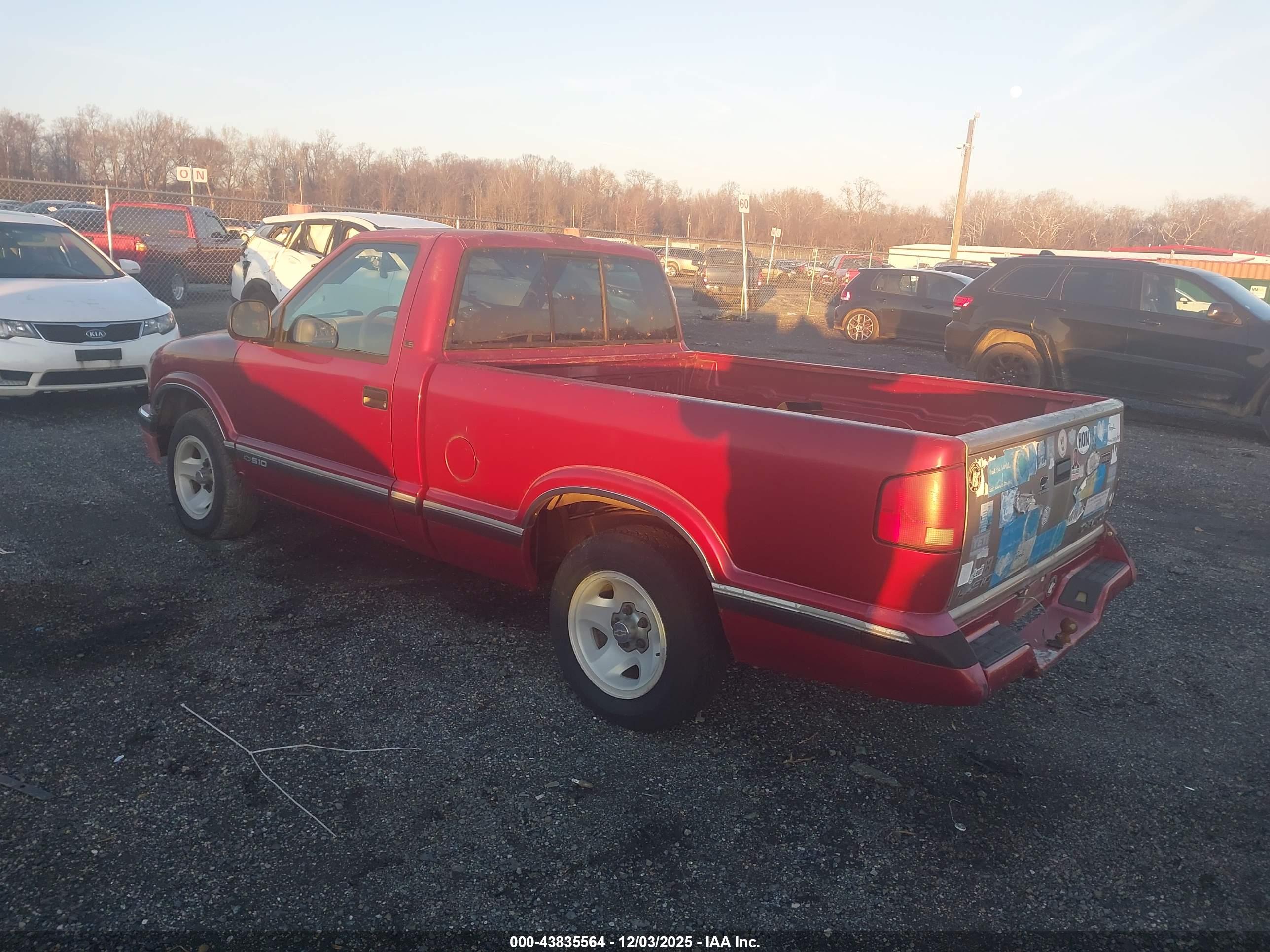 CHEVROLET S image 3