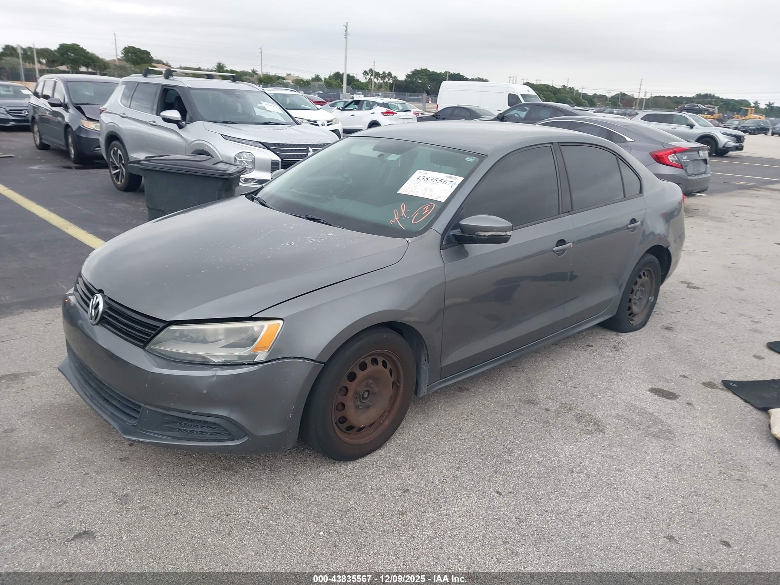 VOLKSWAGEN JETTA image 2