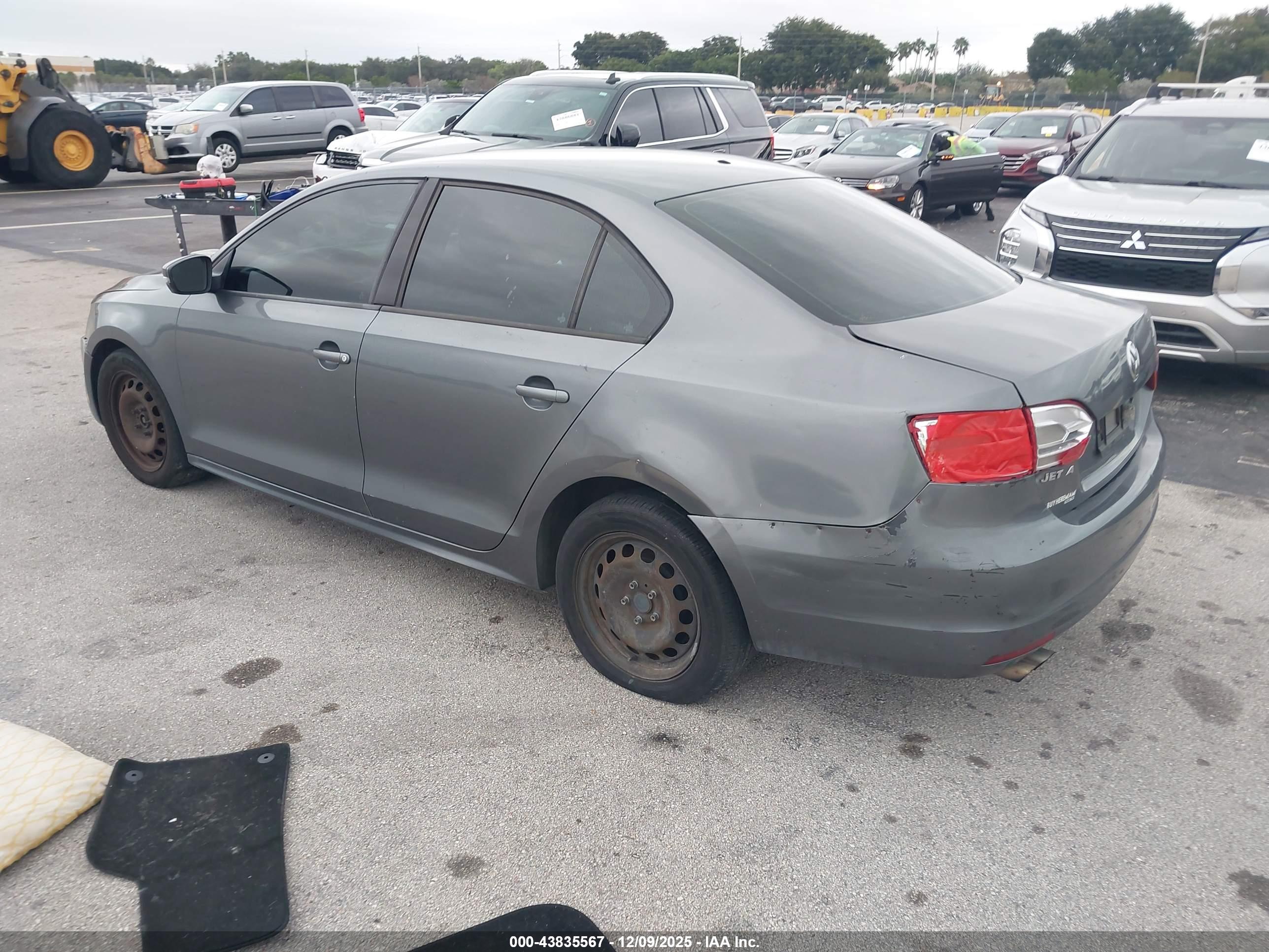 VOLKSWAGEN JETTA image 3