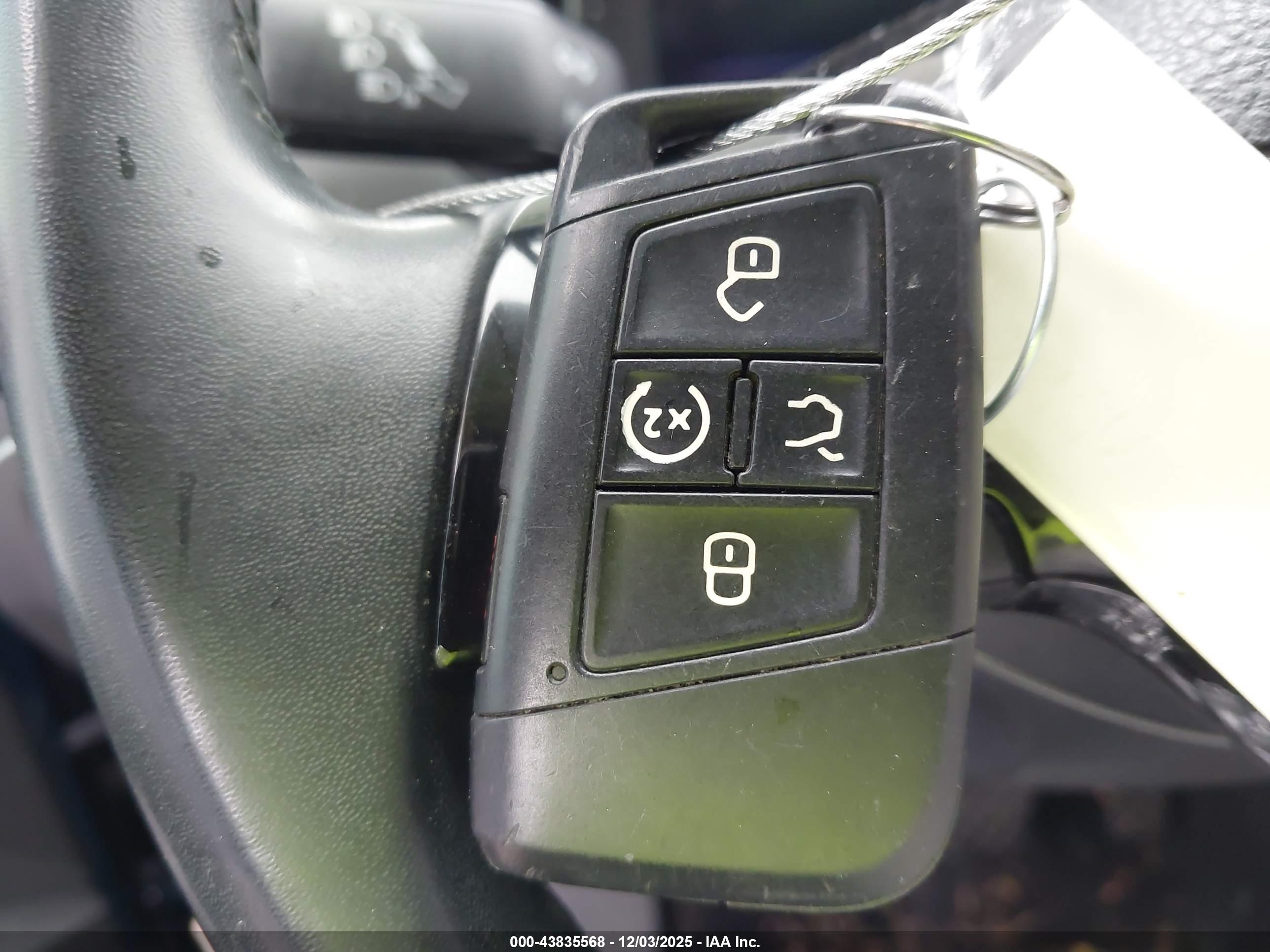 VOLKSWAGEN TIGUAN image 11