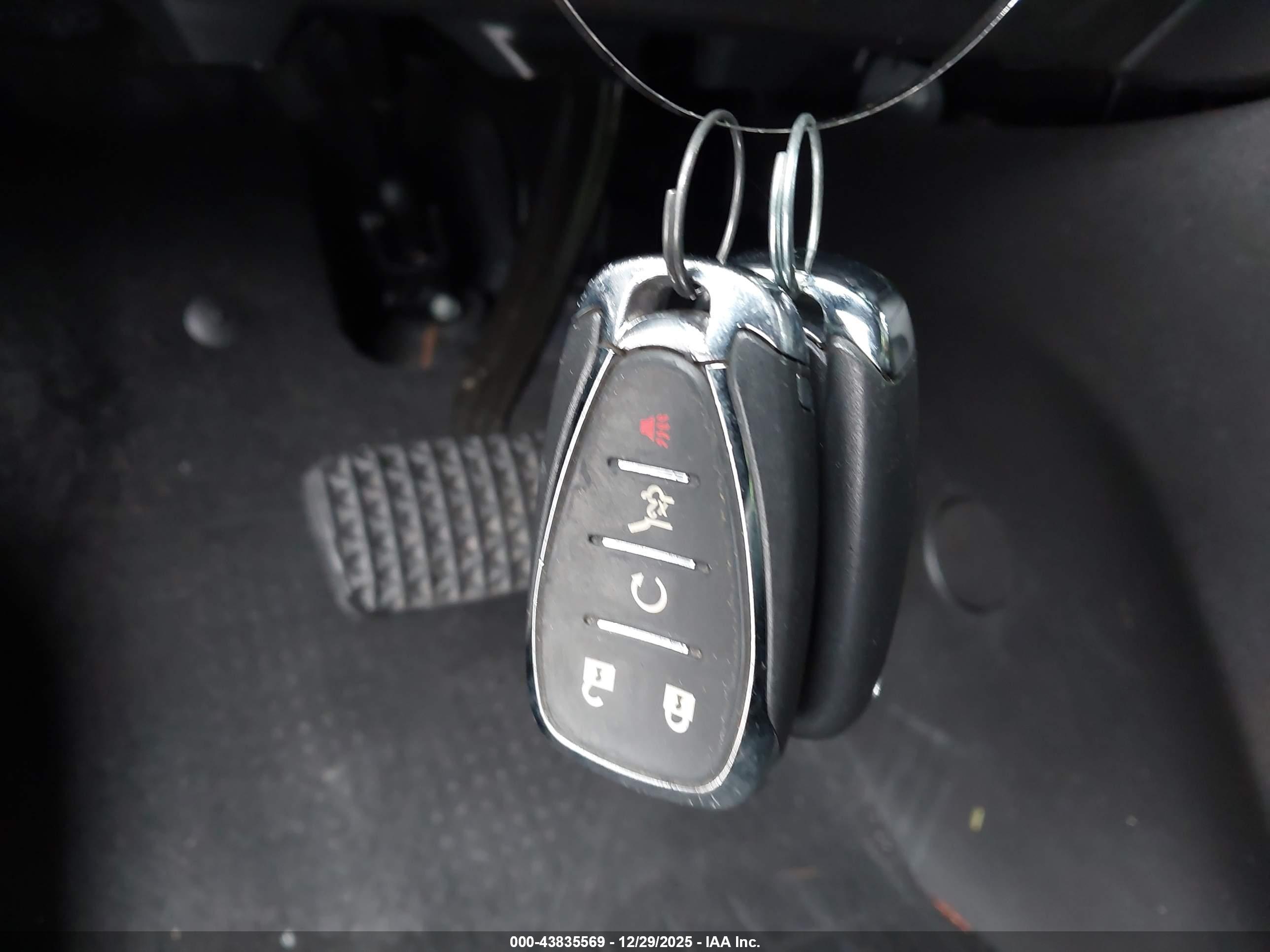 CHEVROLET EQUINOX image 11
