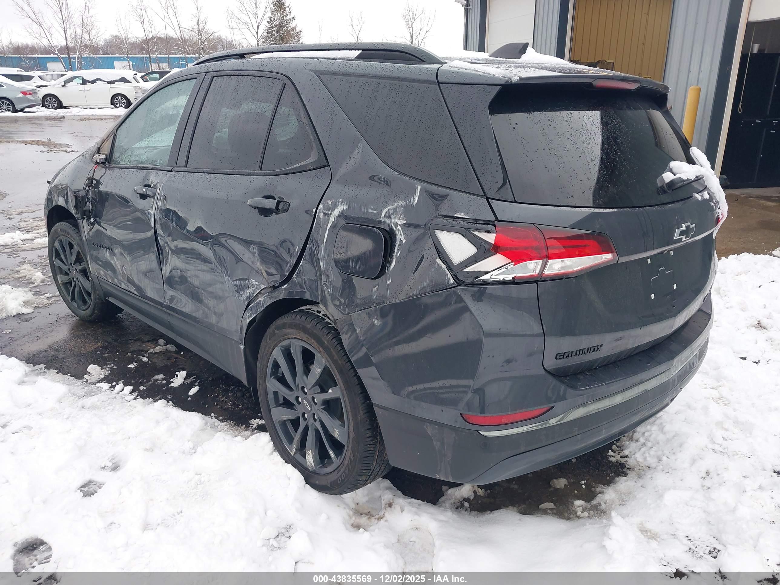 CHEVROLET EQUINOX image 3