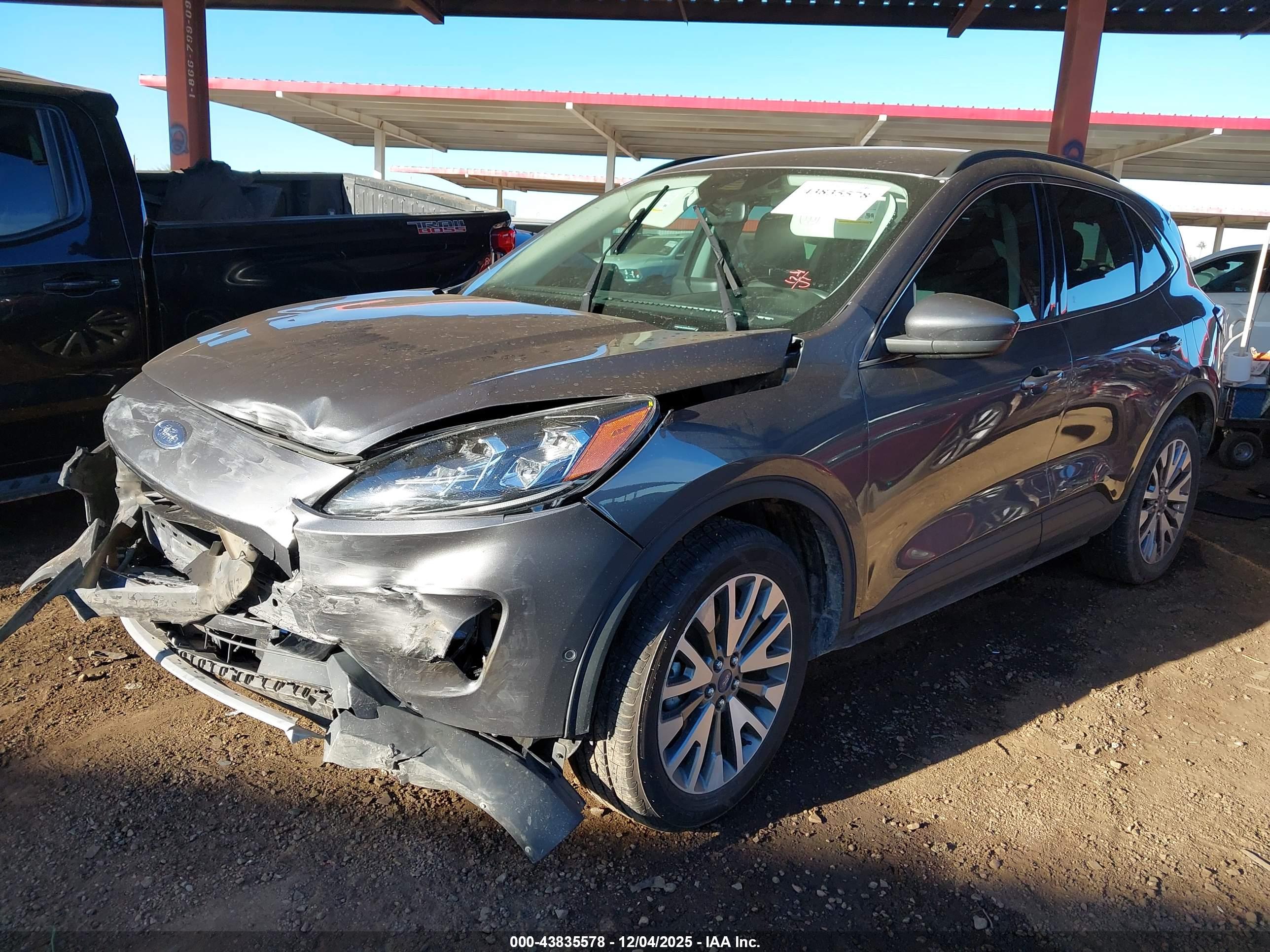 FORD ESCAPE image 2