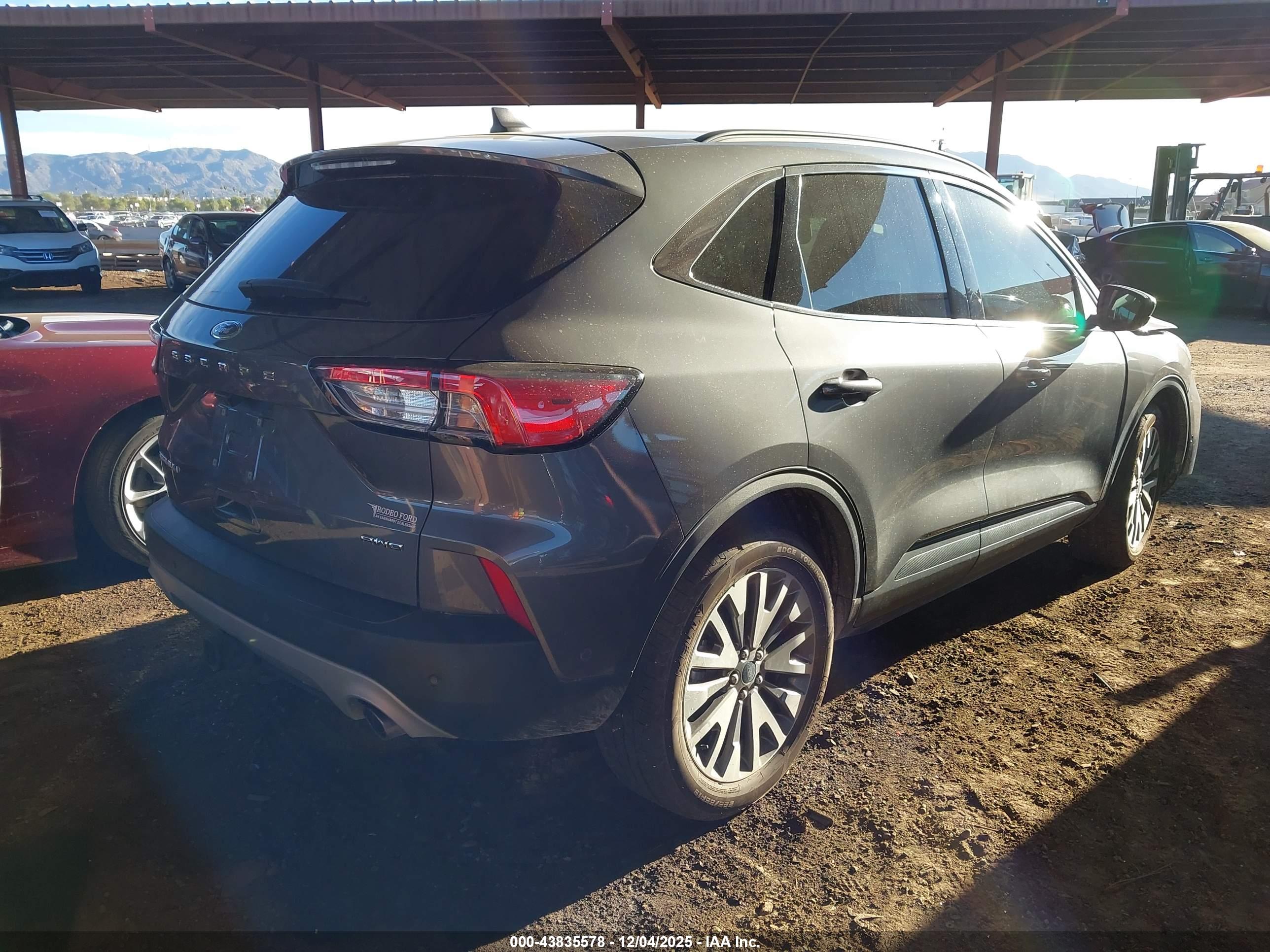 FORD ESCAPE image 4