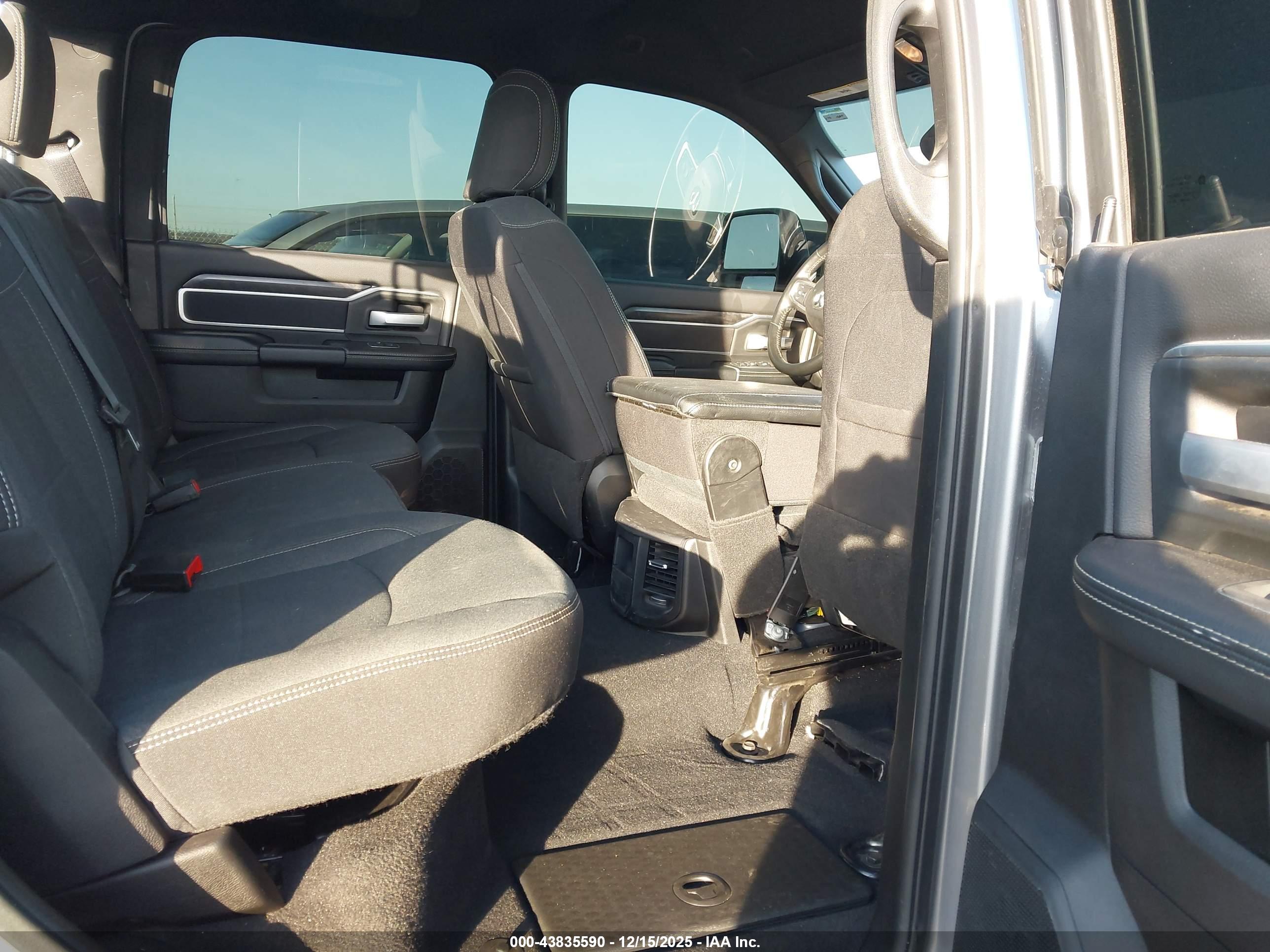 RAM 3500 image 7