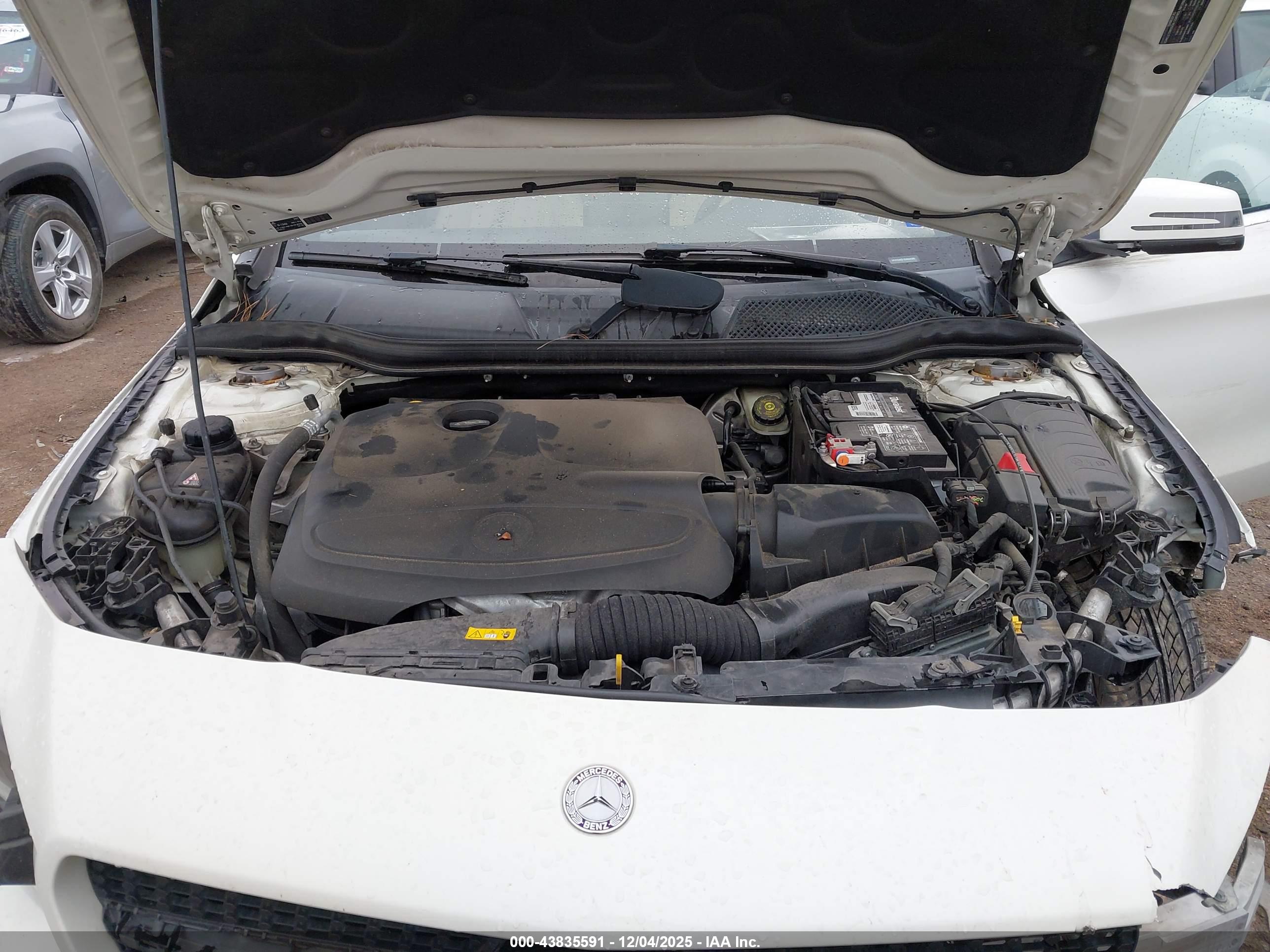 MERCEDES-BENZ CLA image 10