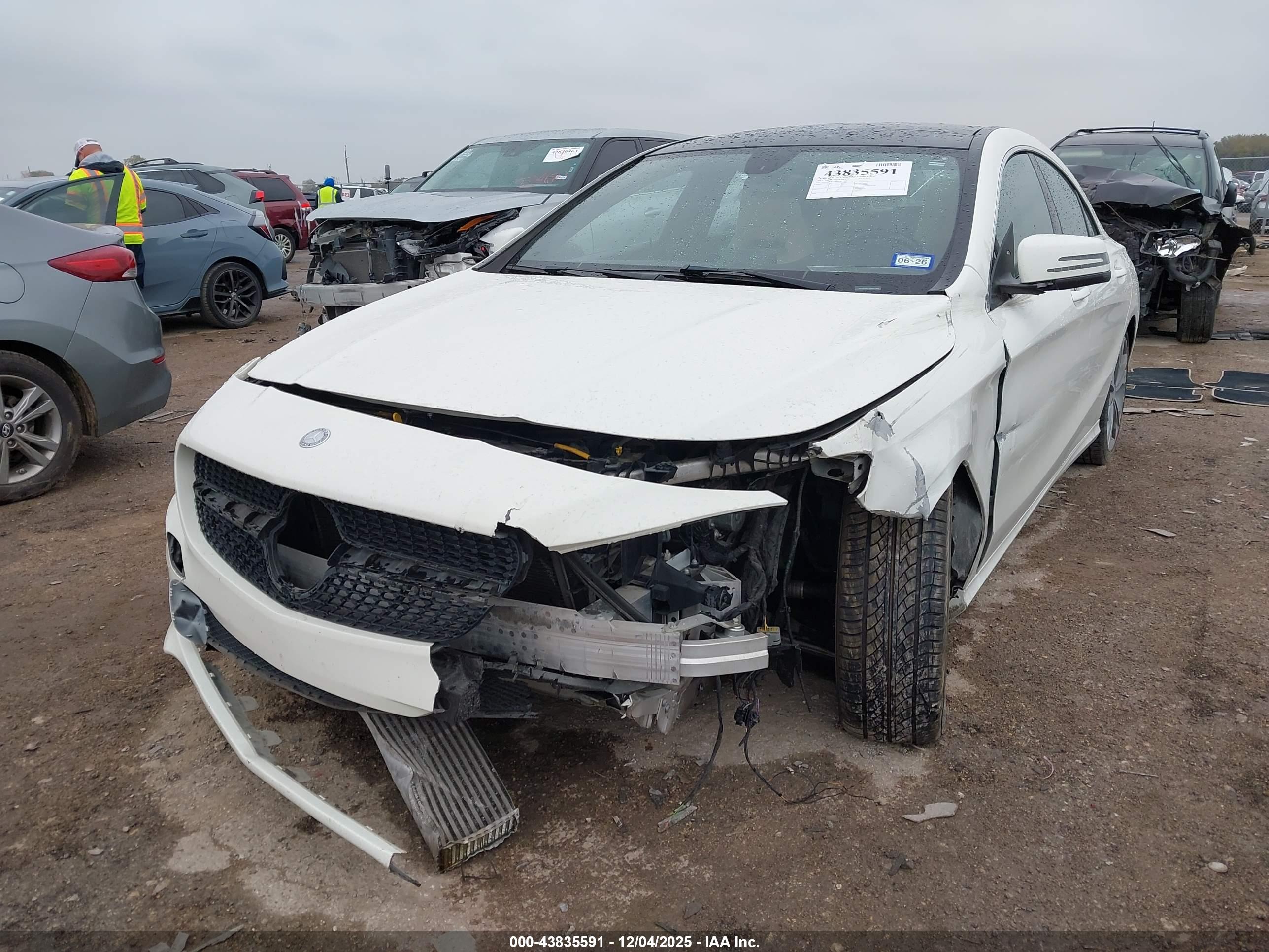 MERCEDES-BENZ CLA image 2