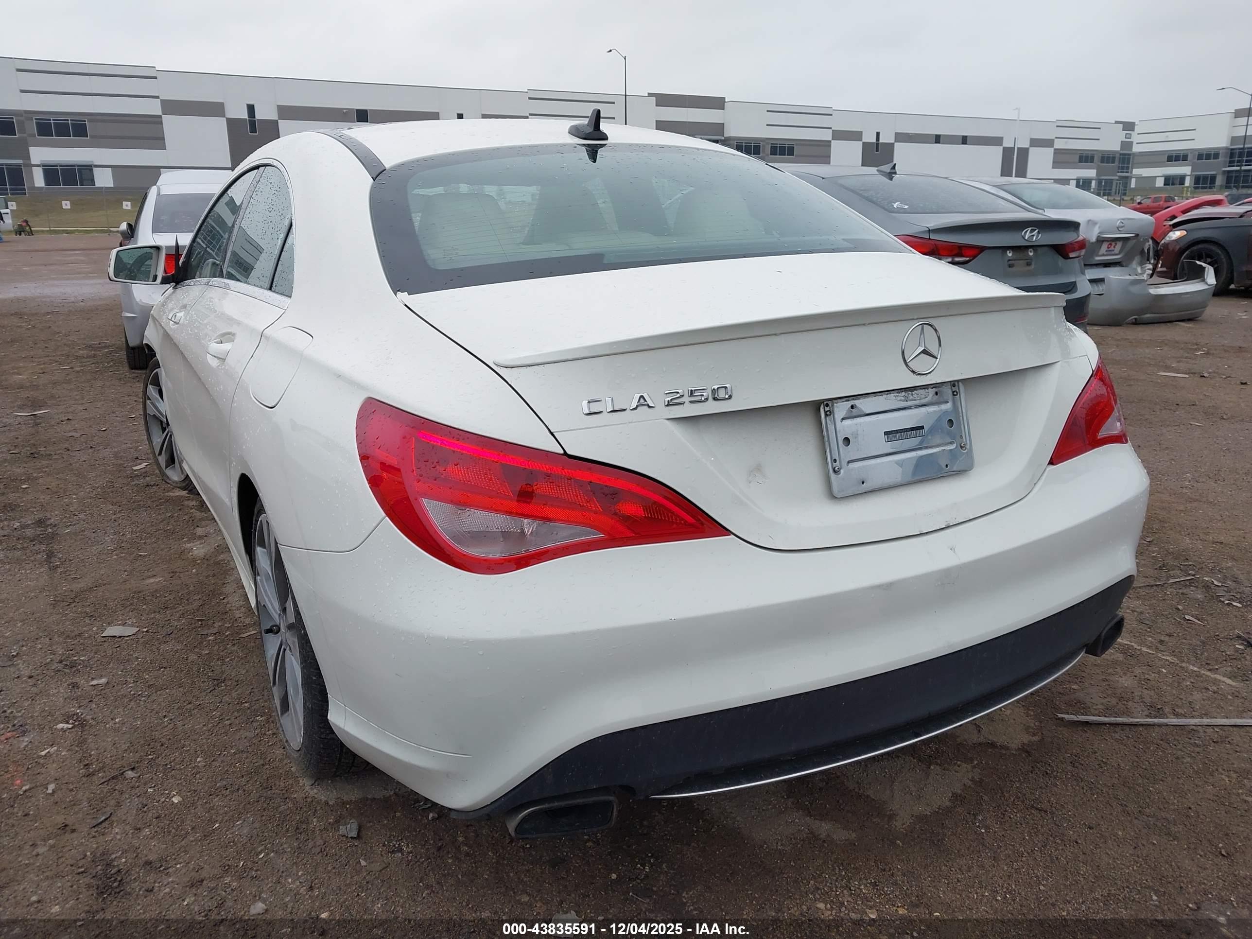 MERCEDES-BENZ CLA image 3