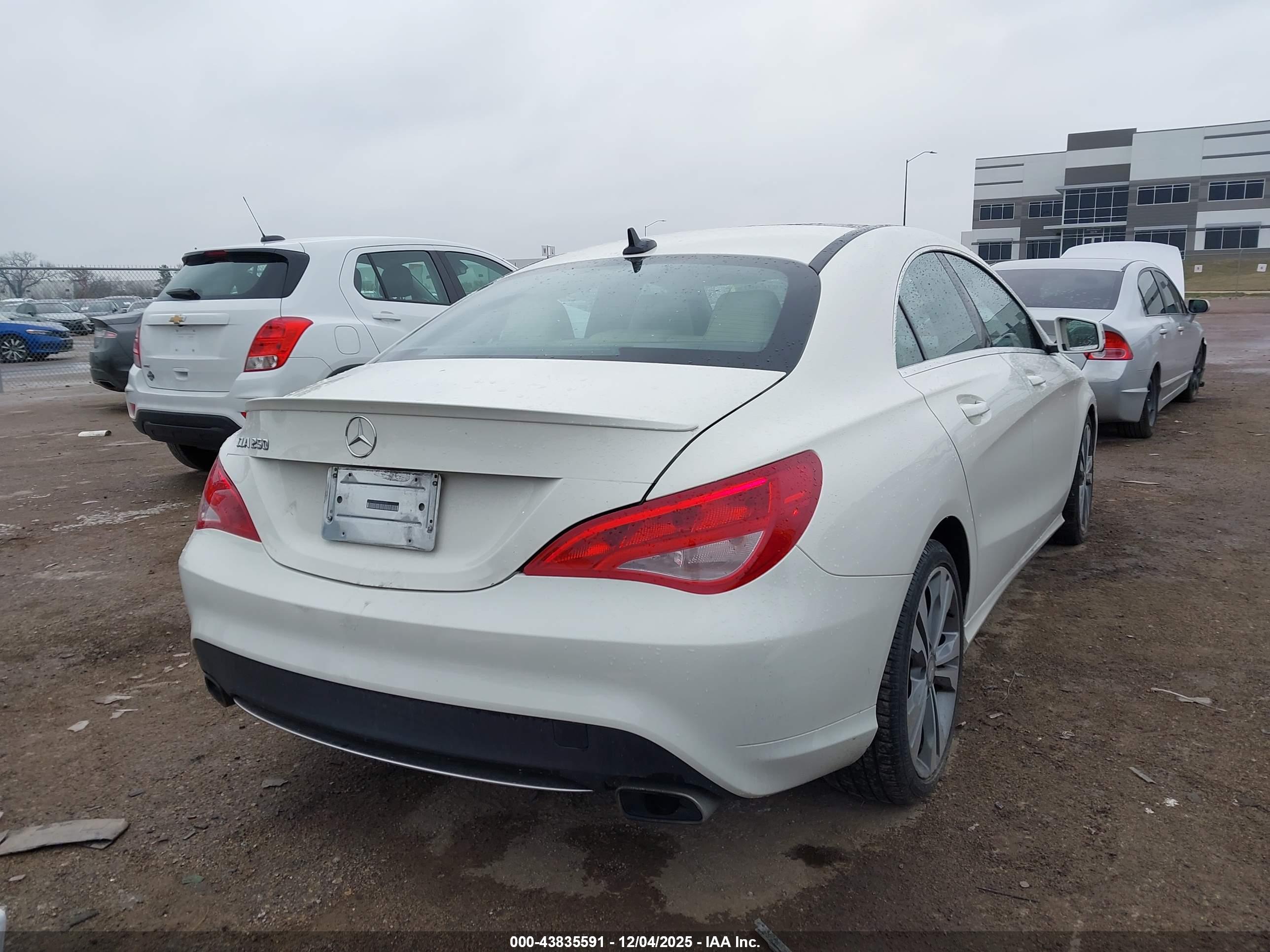 MERCEDES-BENZ CLA image 4