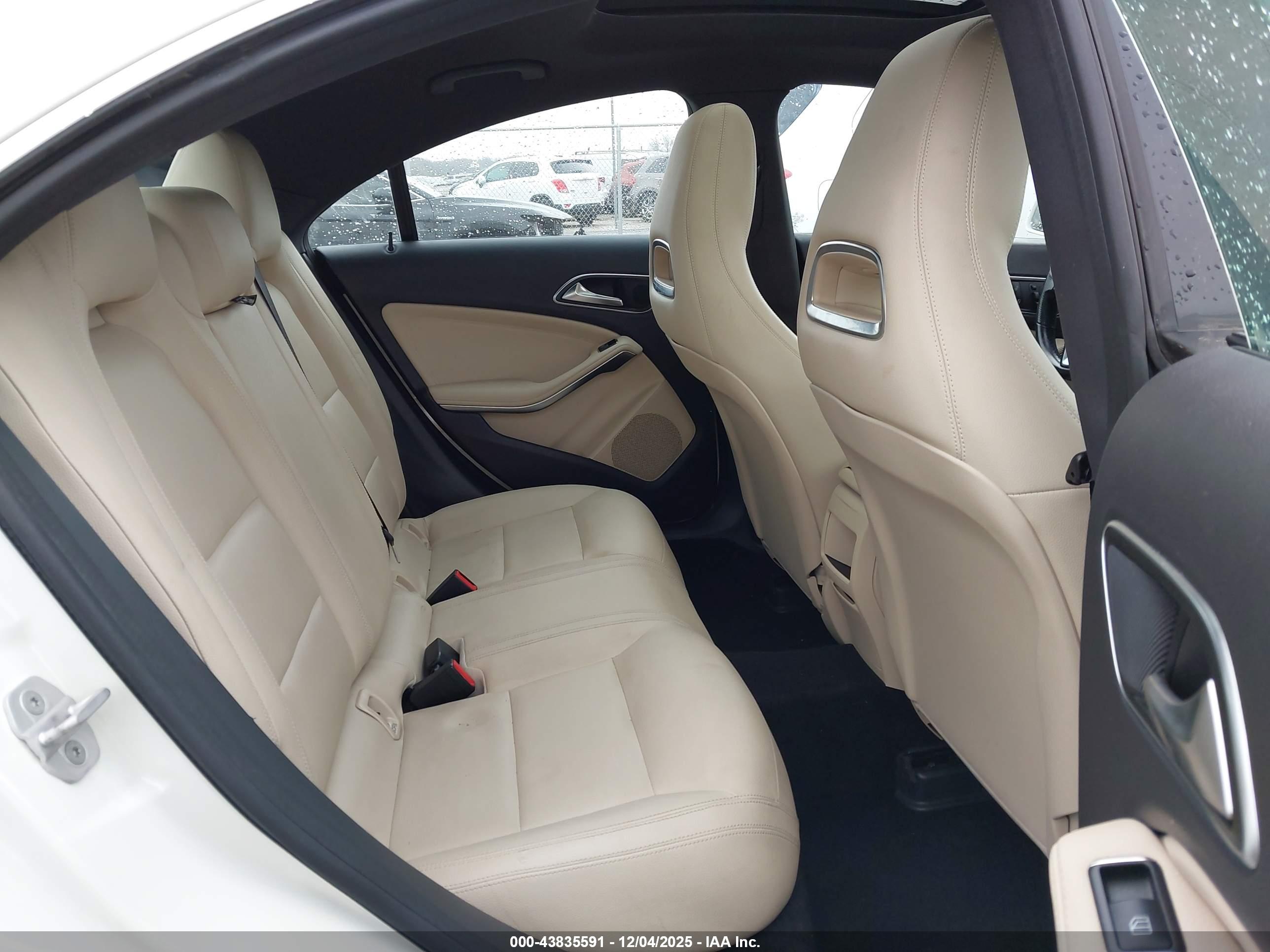 MERCEDES-BENZ CLA image 8
