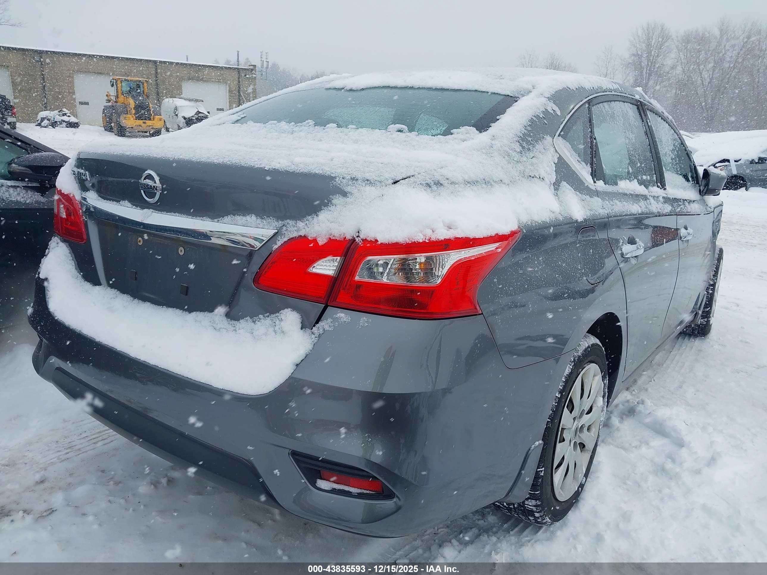 NISSAN SENTRA image 4