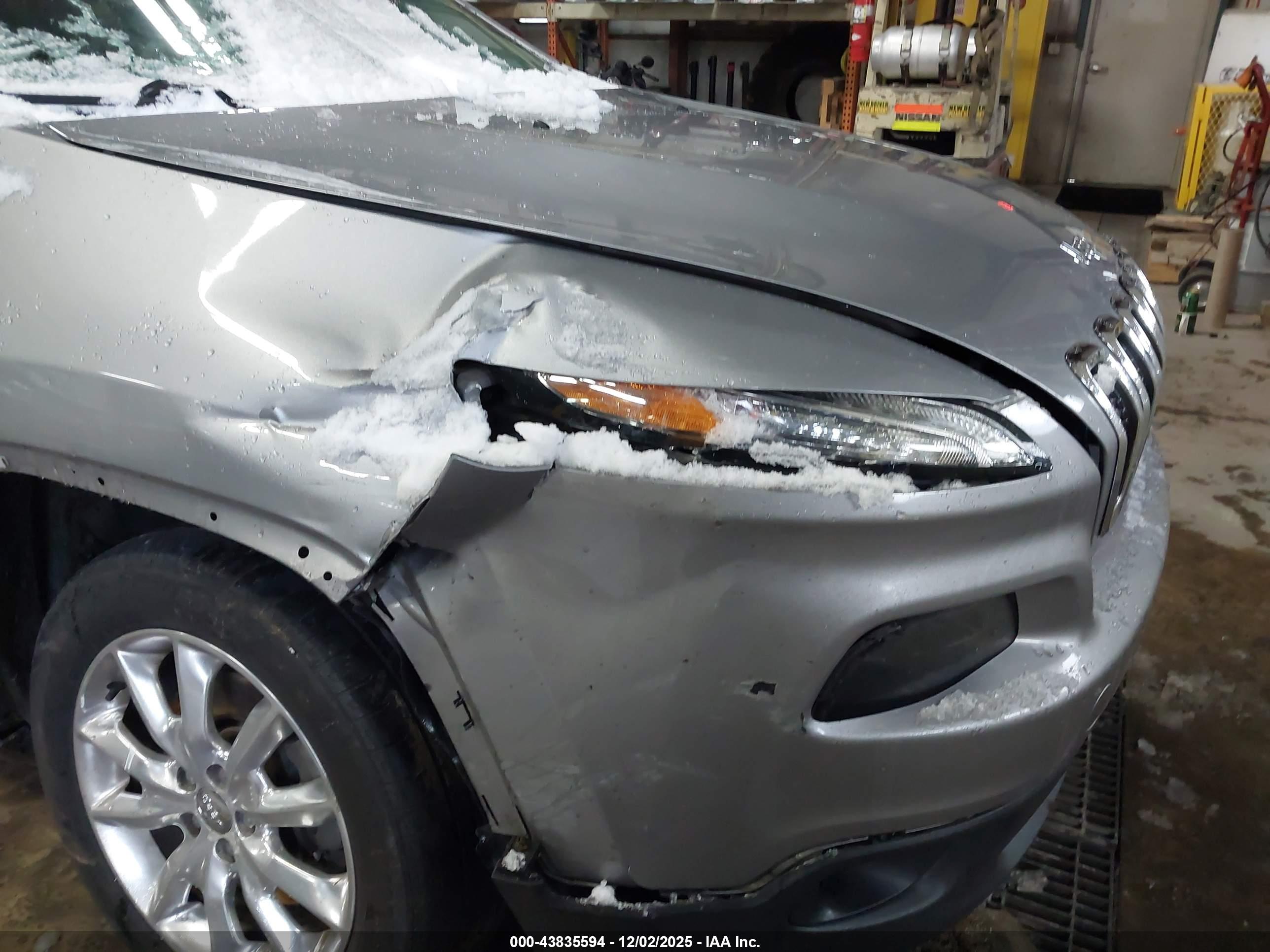 JEEP CHEROKEE image 6