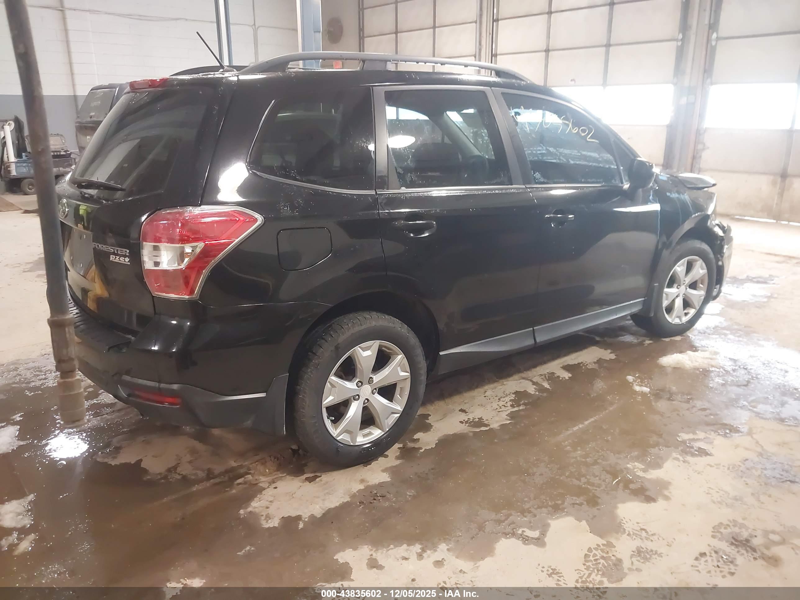 SUBARU FORESTER image 4