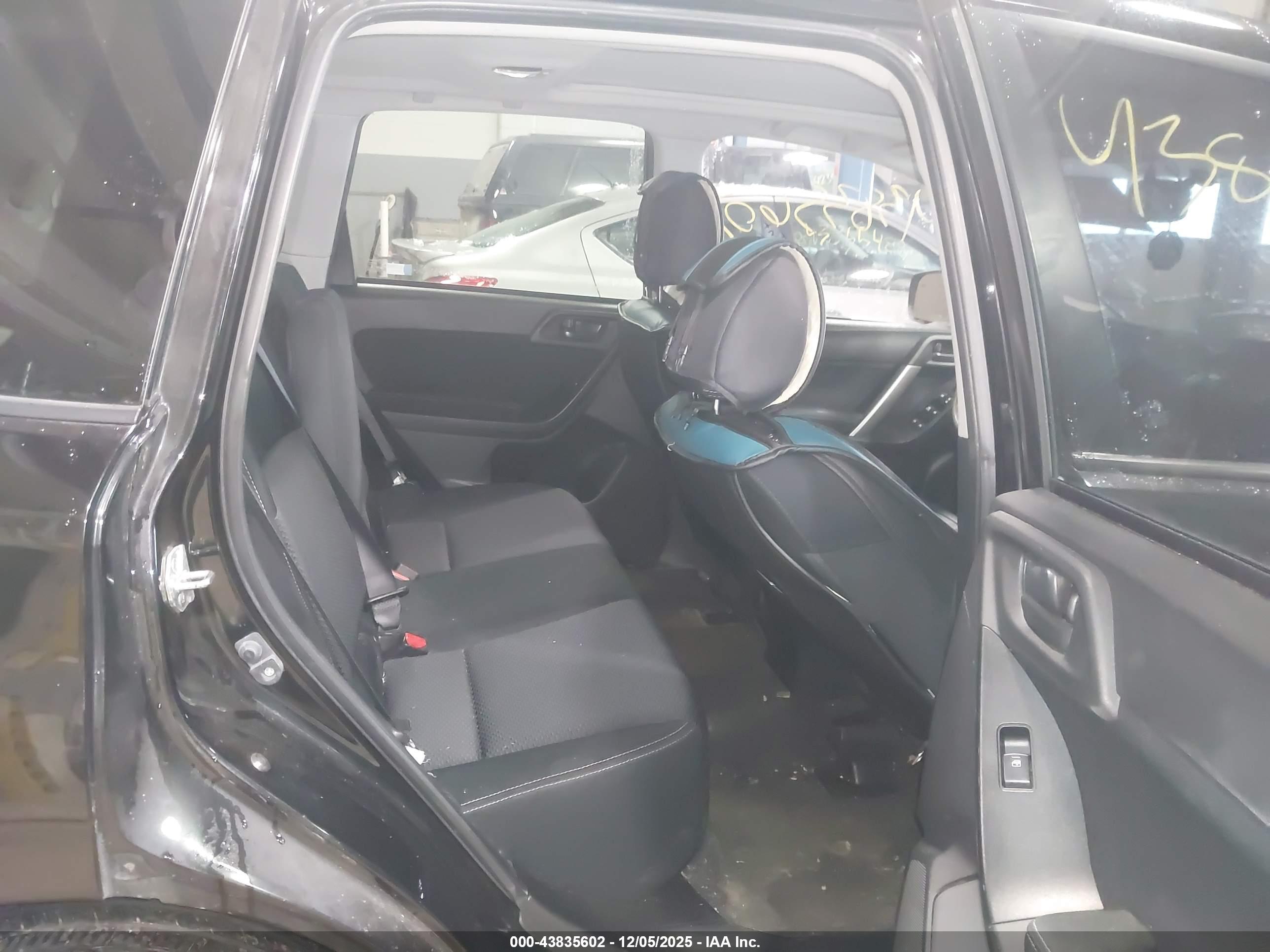 SUBARU FORESTER image 8