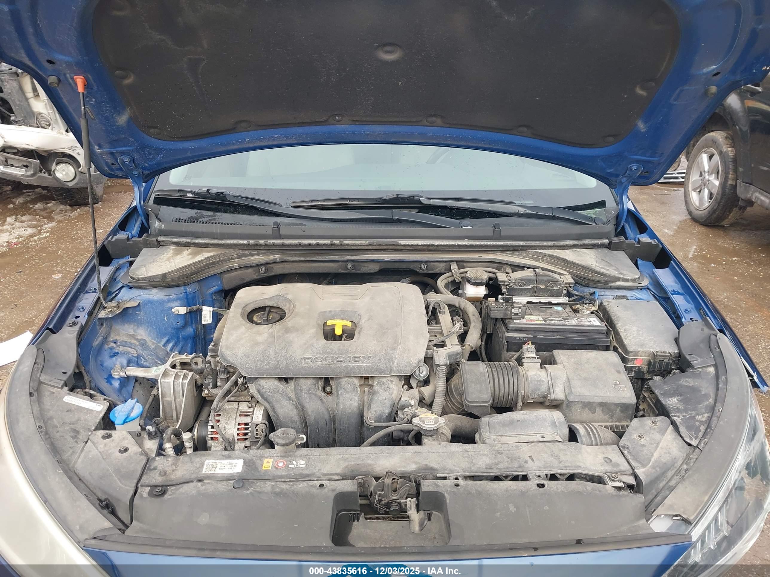 HYUNDAI ELANTRA image 10