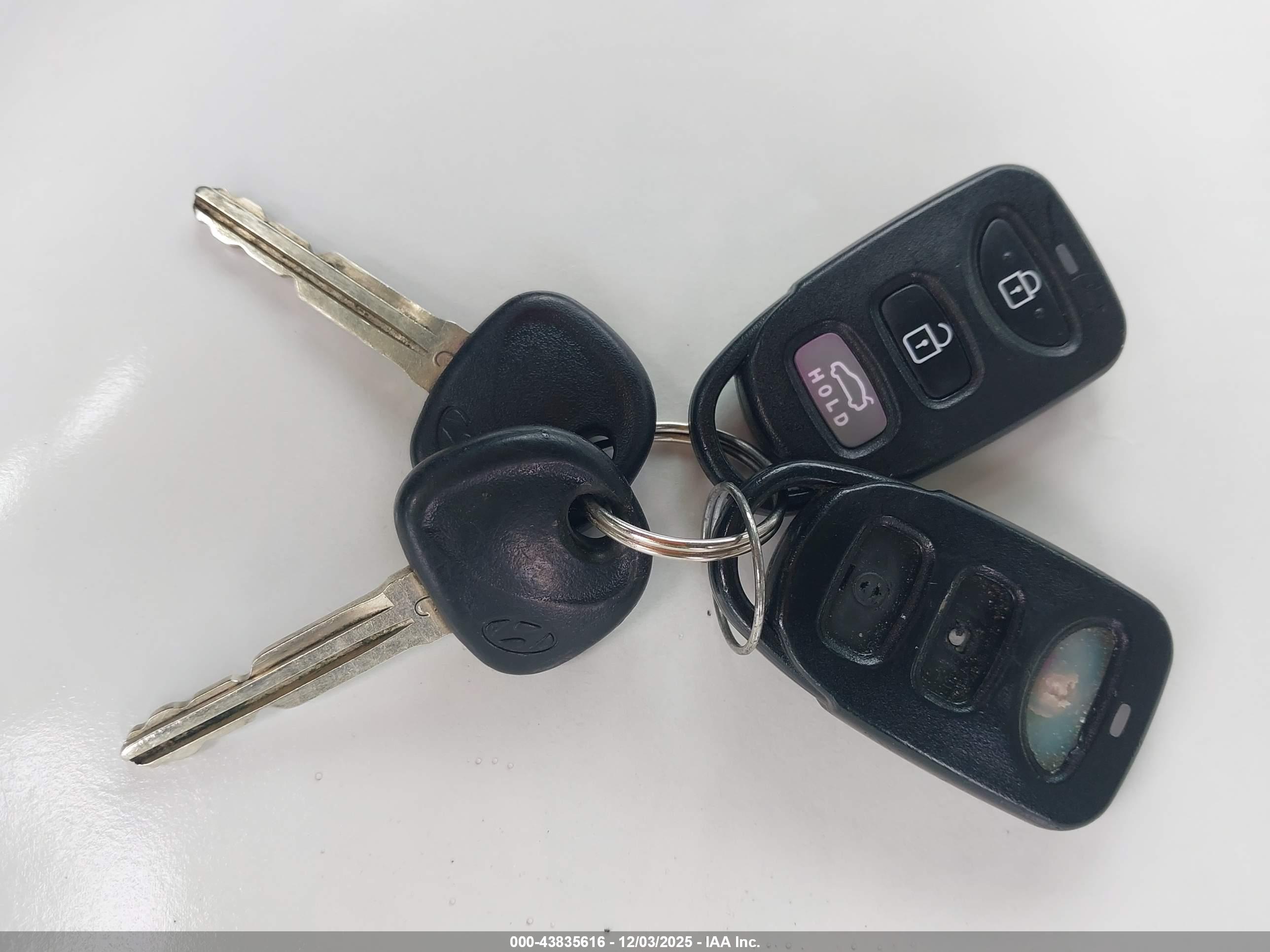 HYUNDAI ELANTRA image 11