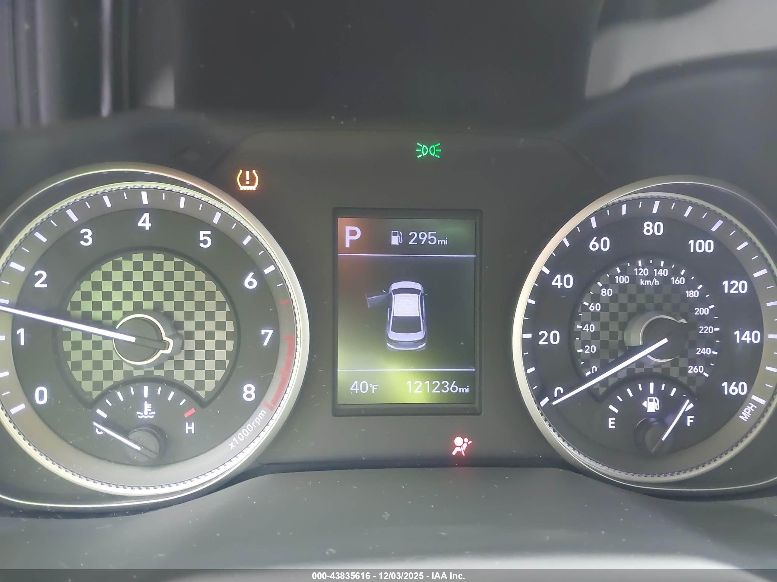 HYUNDAI ELANTRA image 7