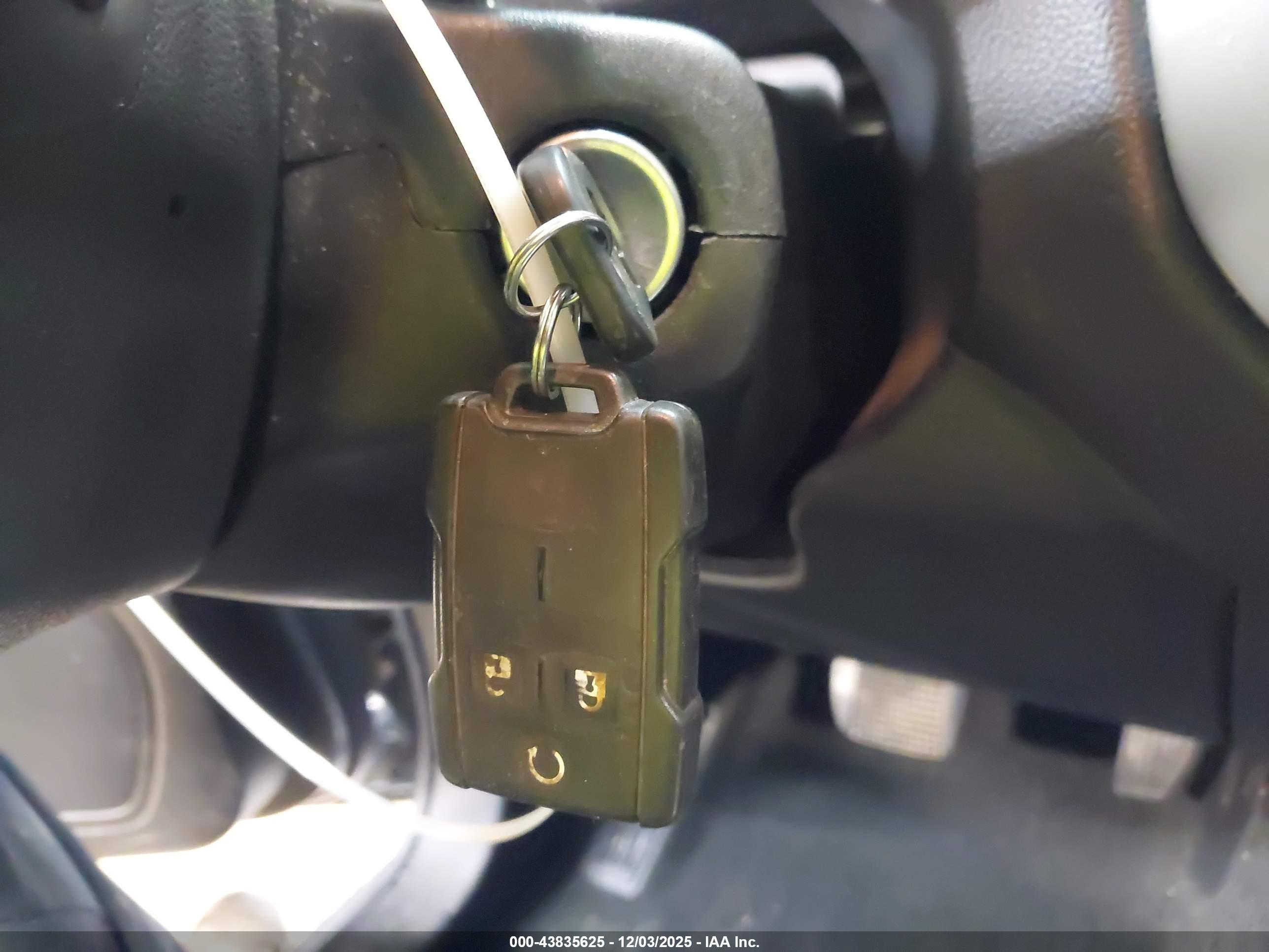 CHEVROLET COLORADO image 11