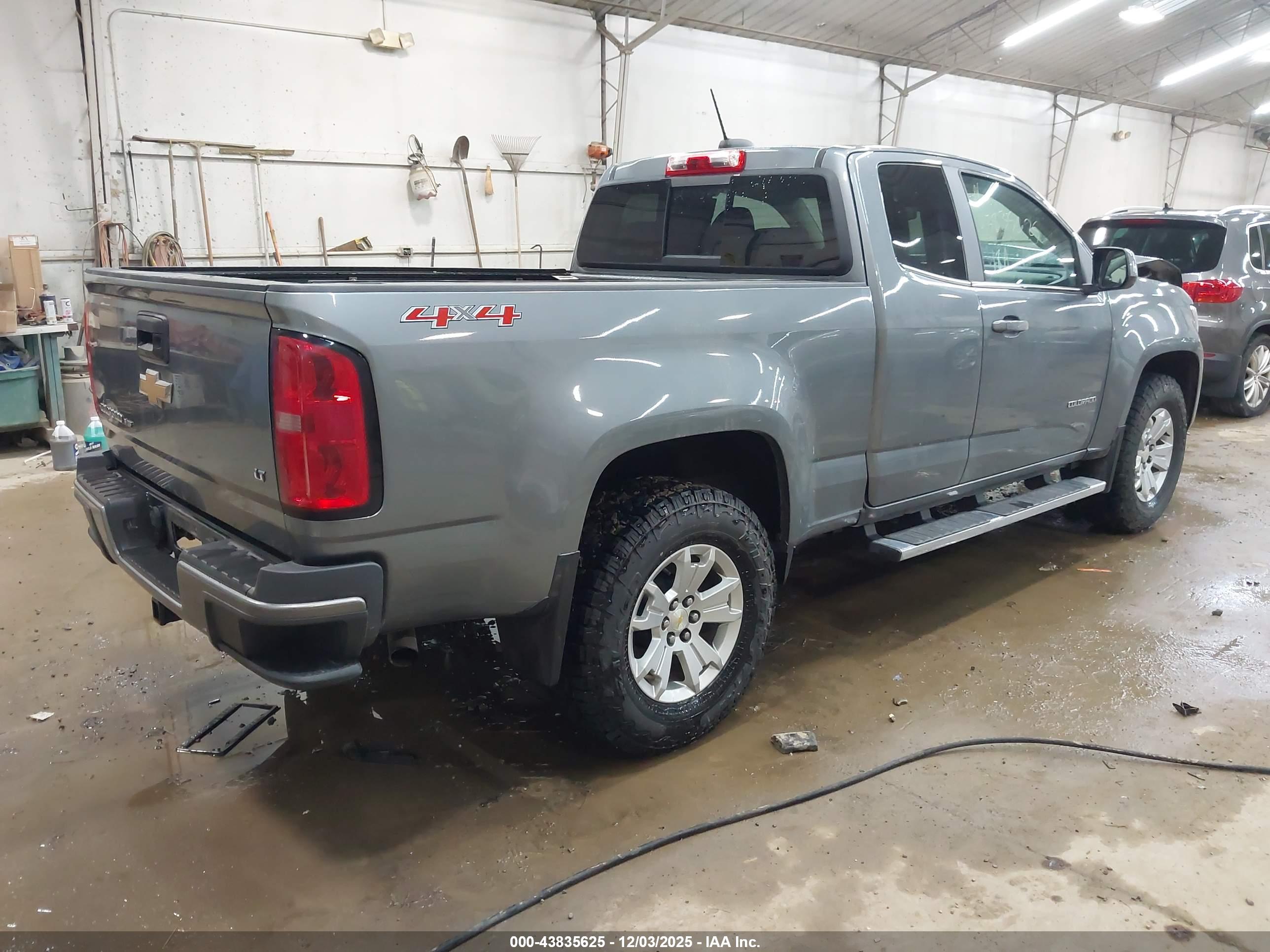 CHEVROLET COLORADO image 4
