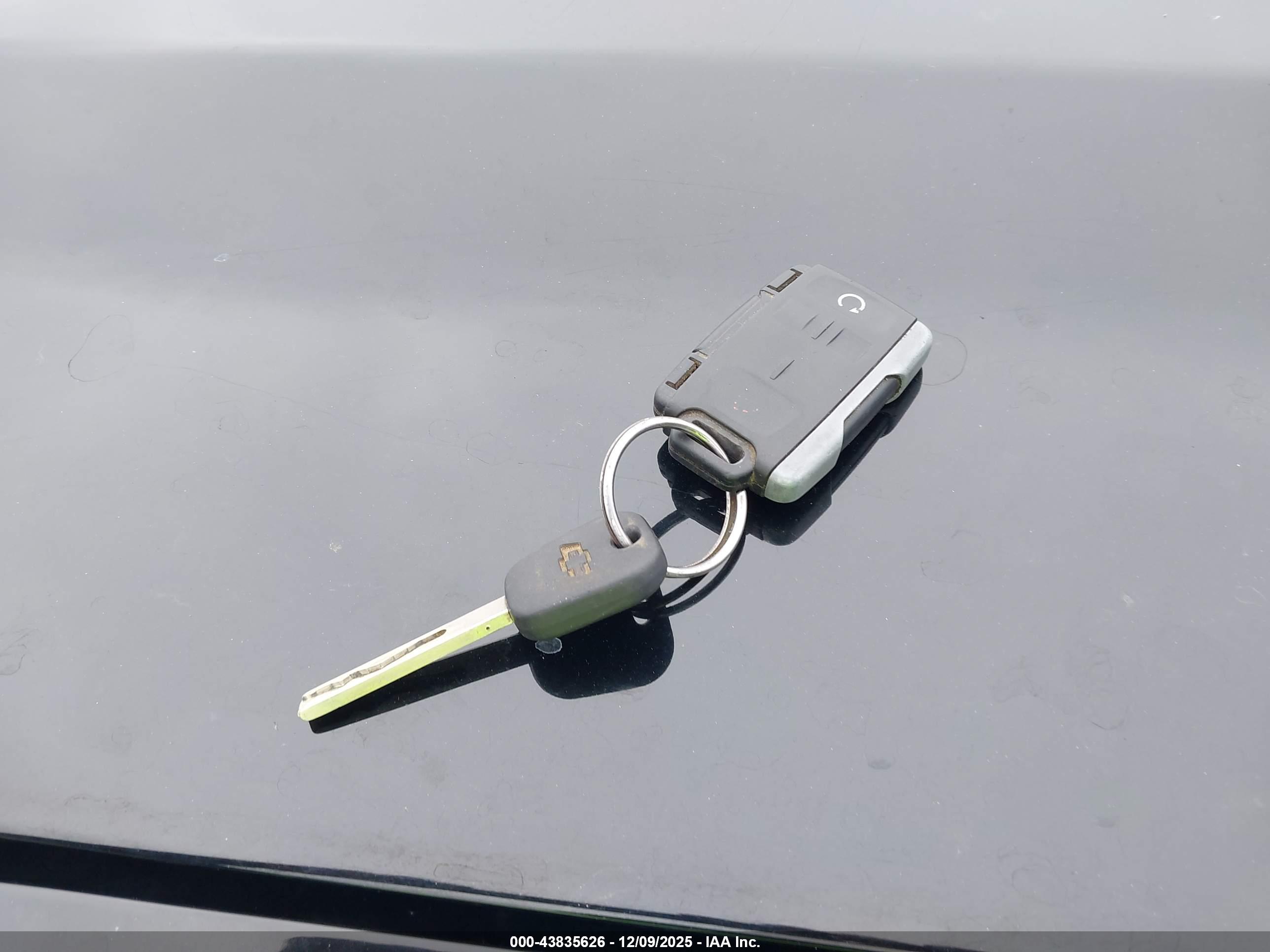 CHEVROLET SILVERADO image 11