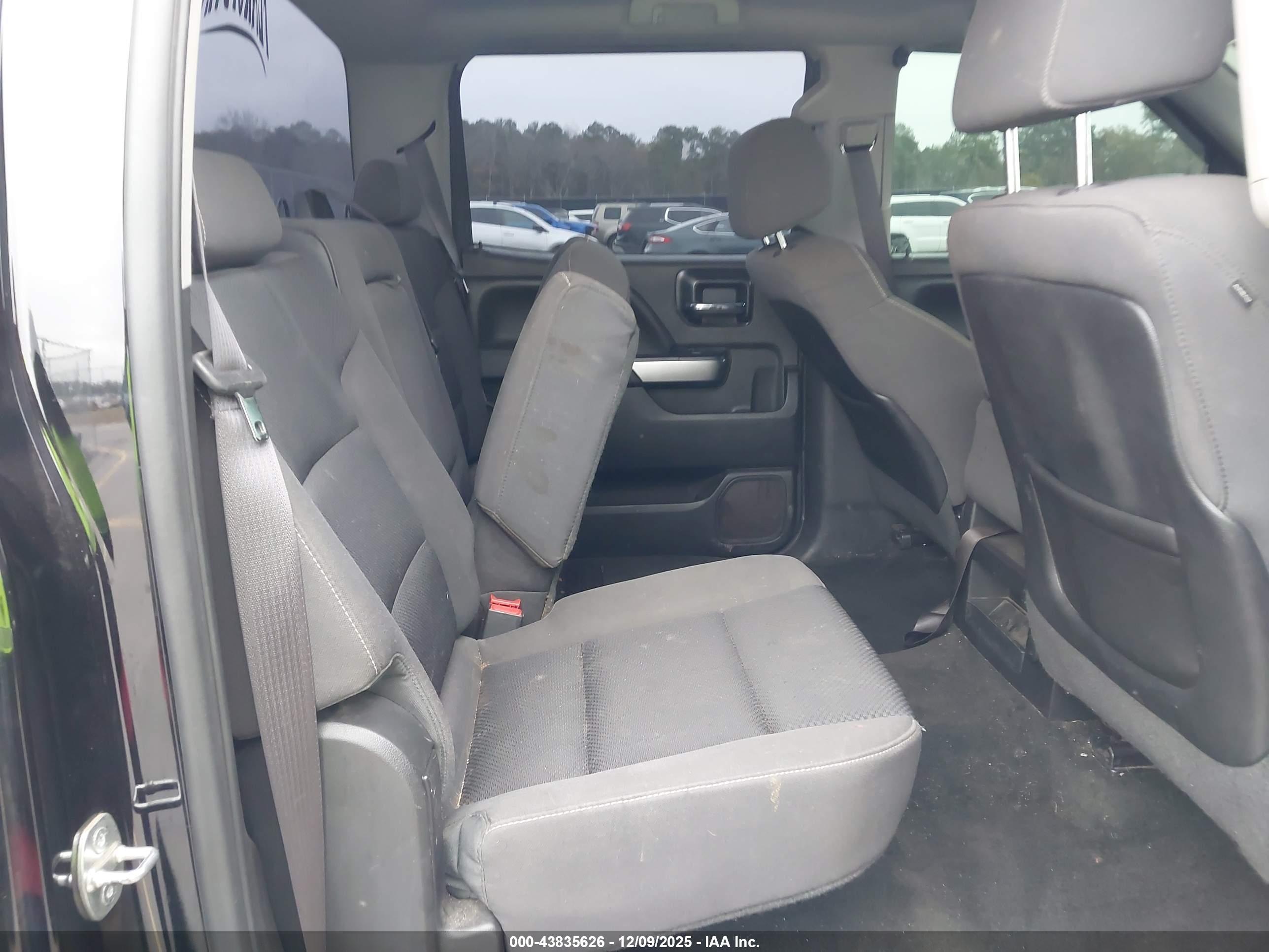 CHEVROLET SILVERADO image 8