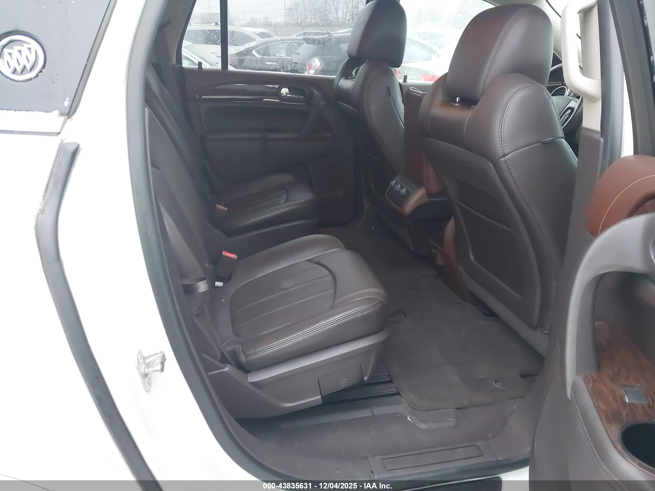 BUICK ENCLAVE image 8