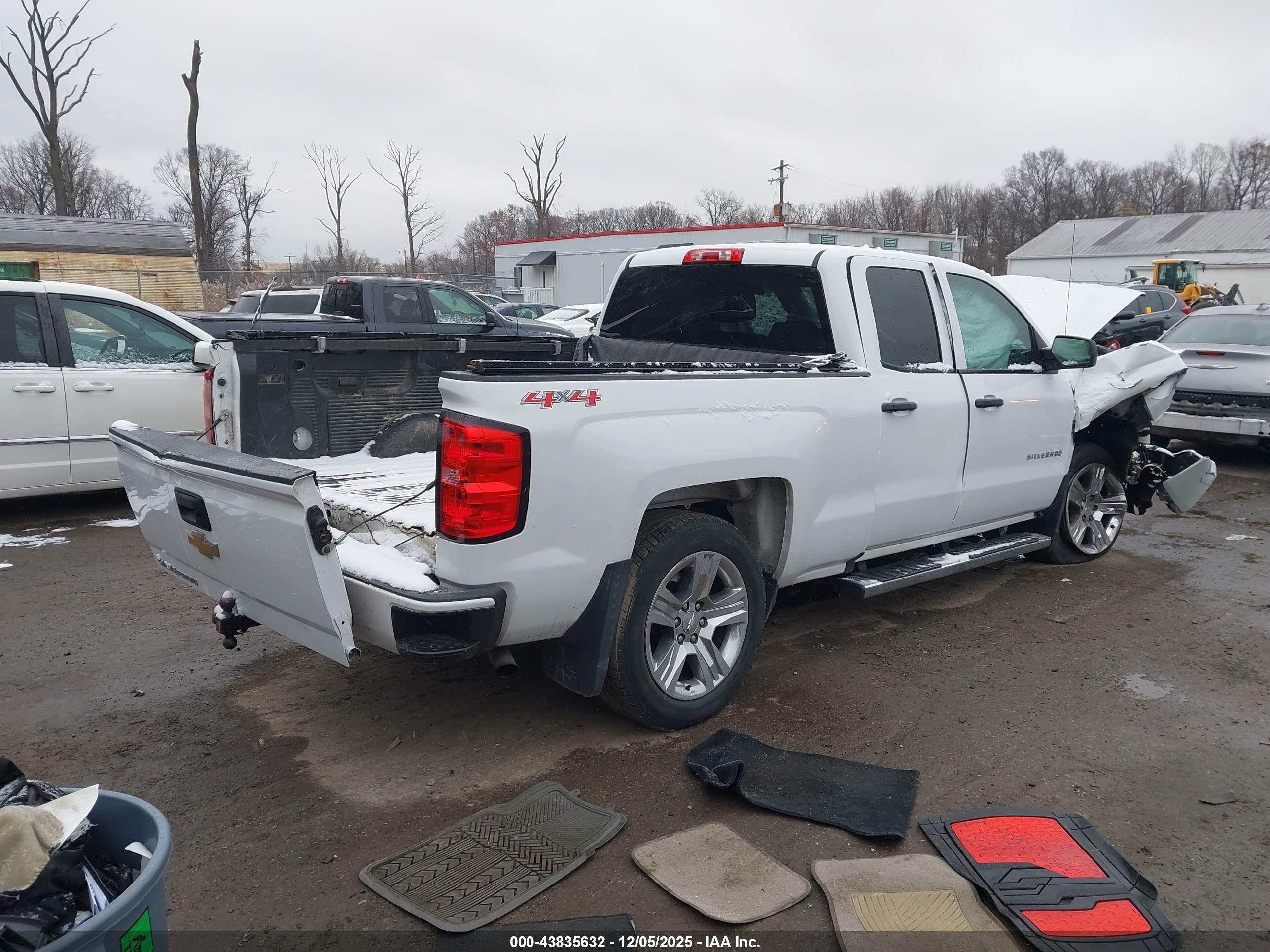 CHEVROLET SILVERADO image 4