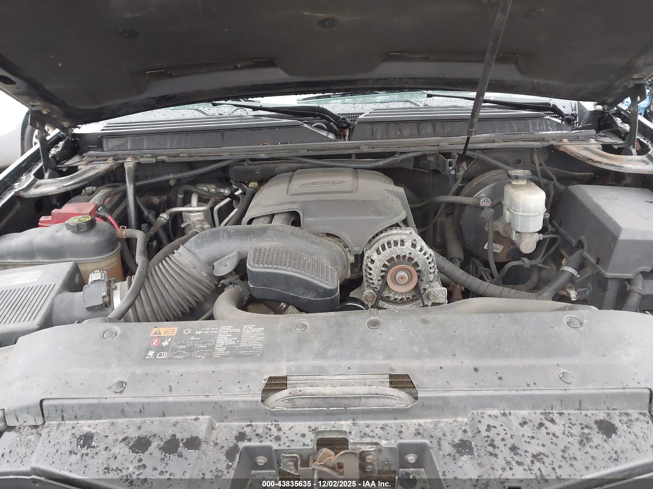 CHEVROLET SUBURBAN image 10