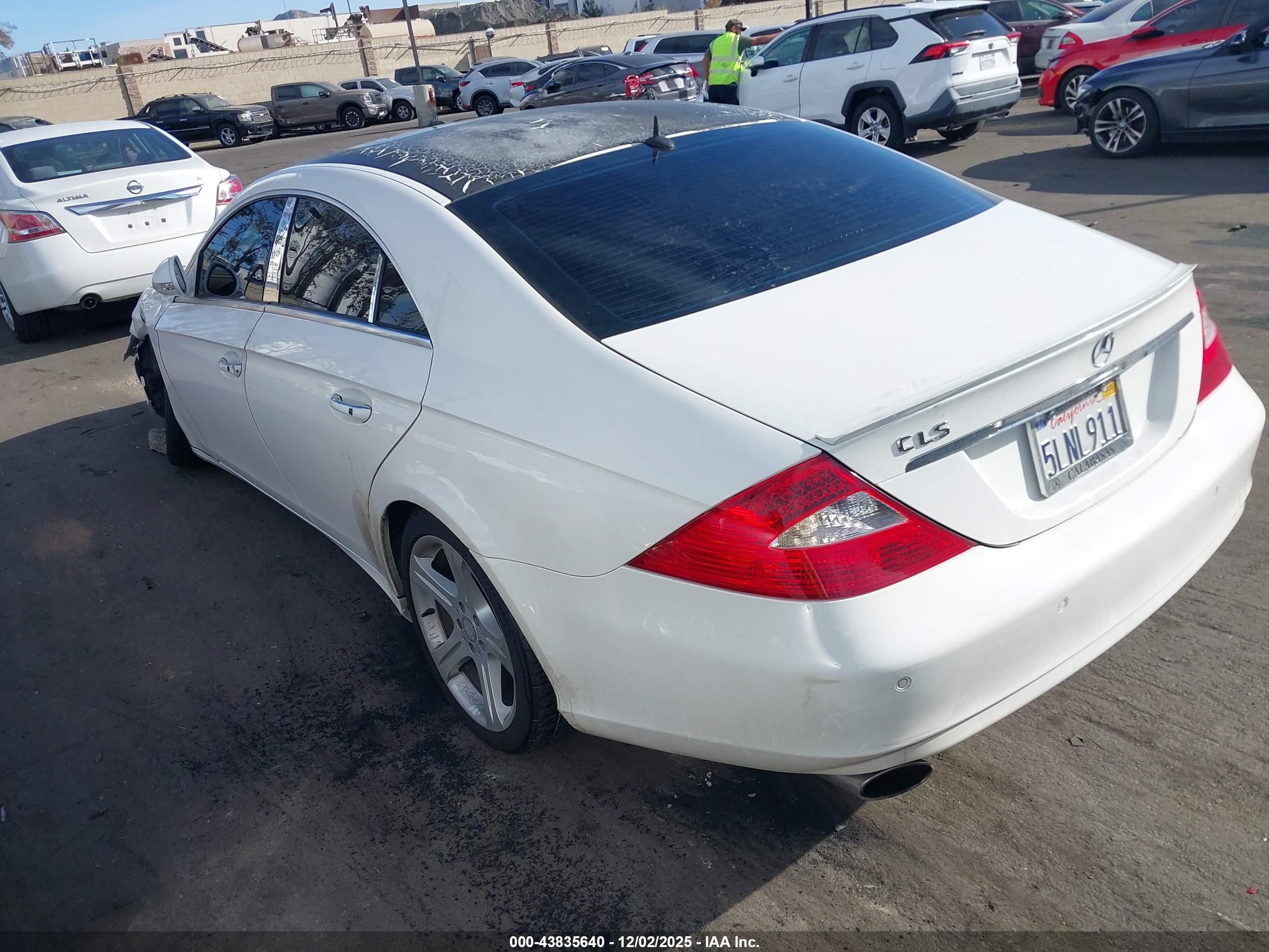 MERCEDES-BENZ CLS image 3