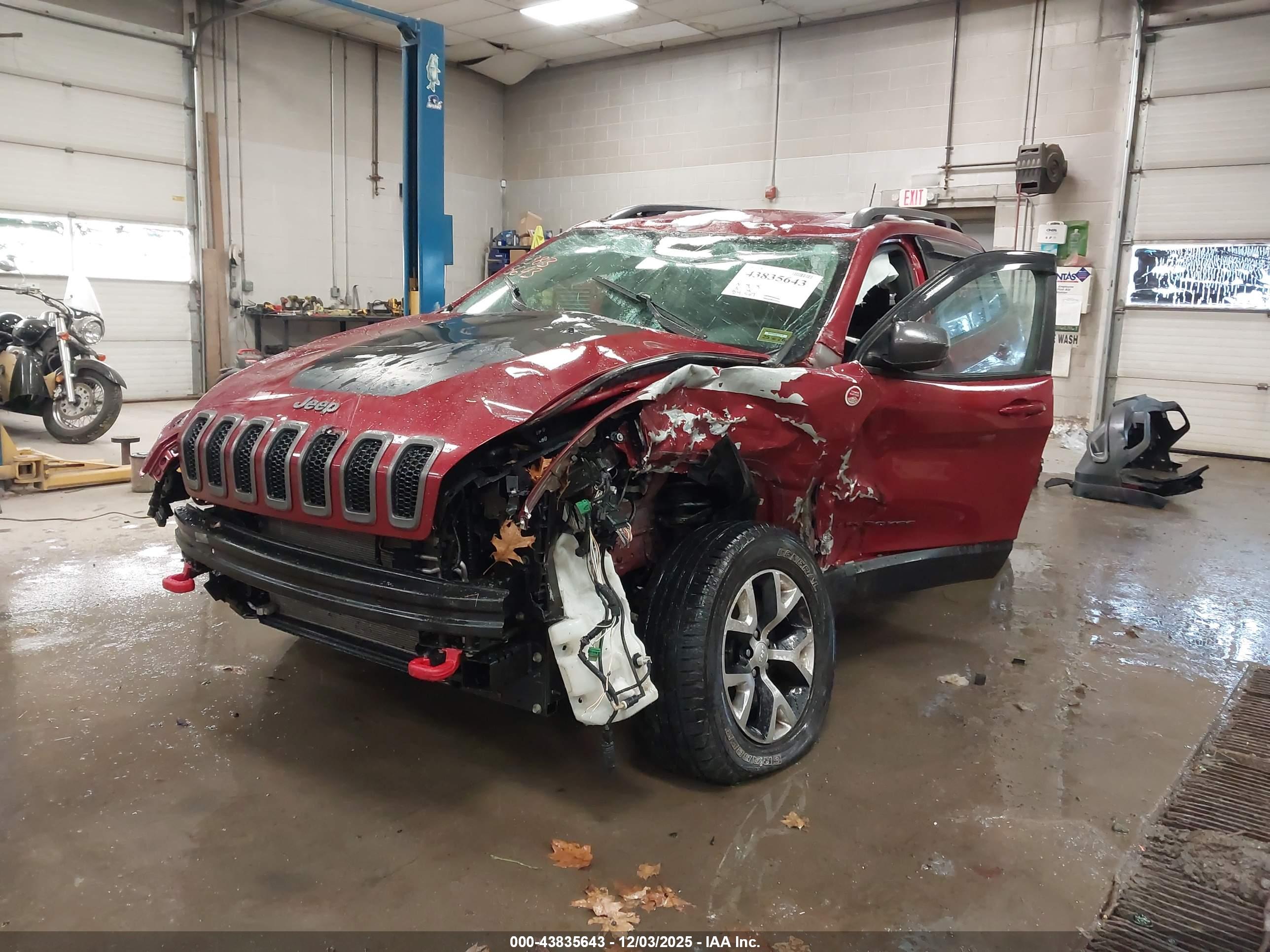 JEEP CHEROKEE image 2