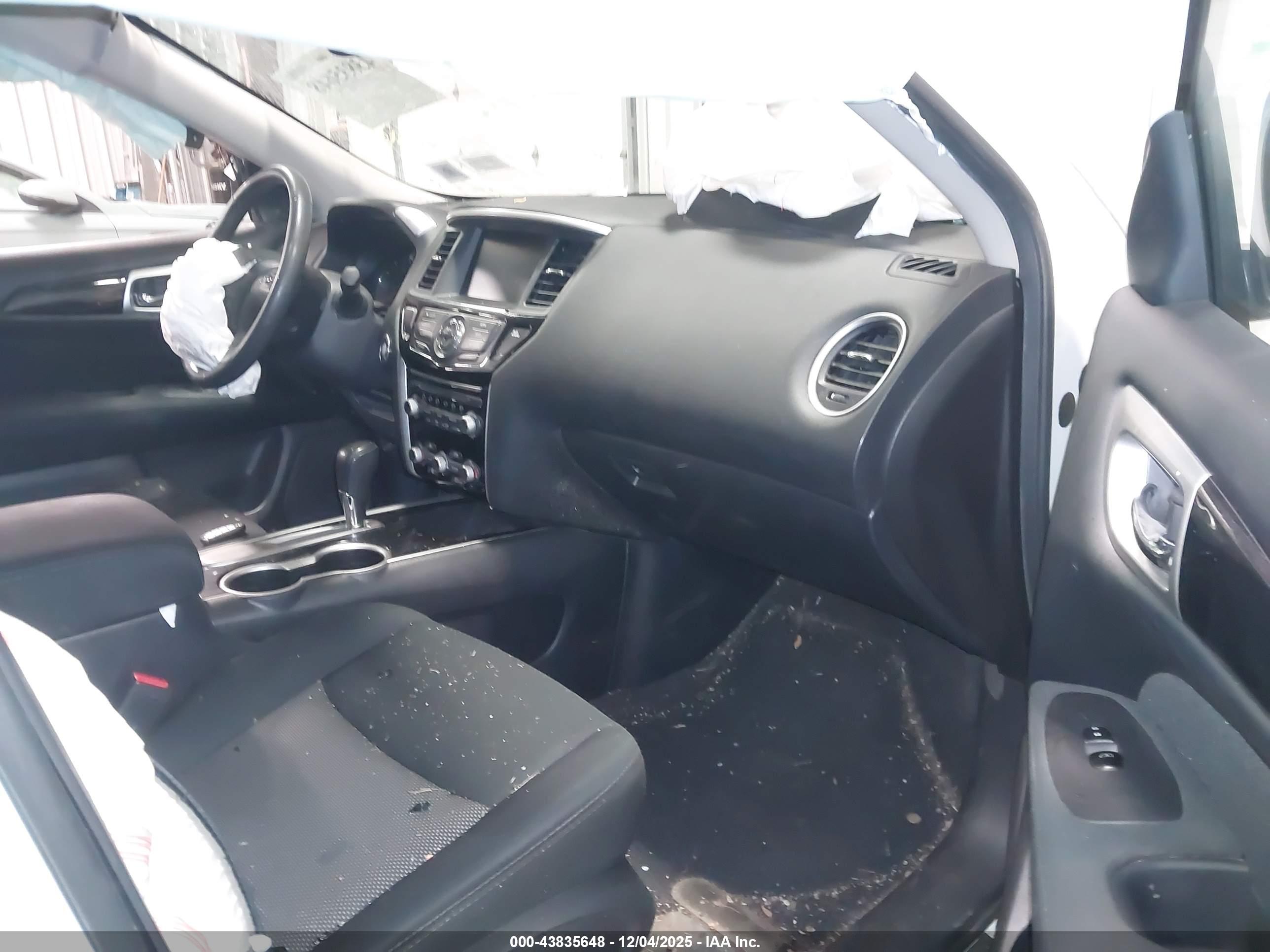 NISSAN PATHFINDER image 5