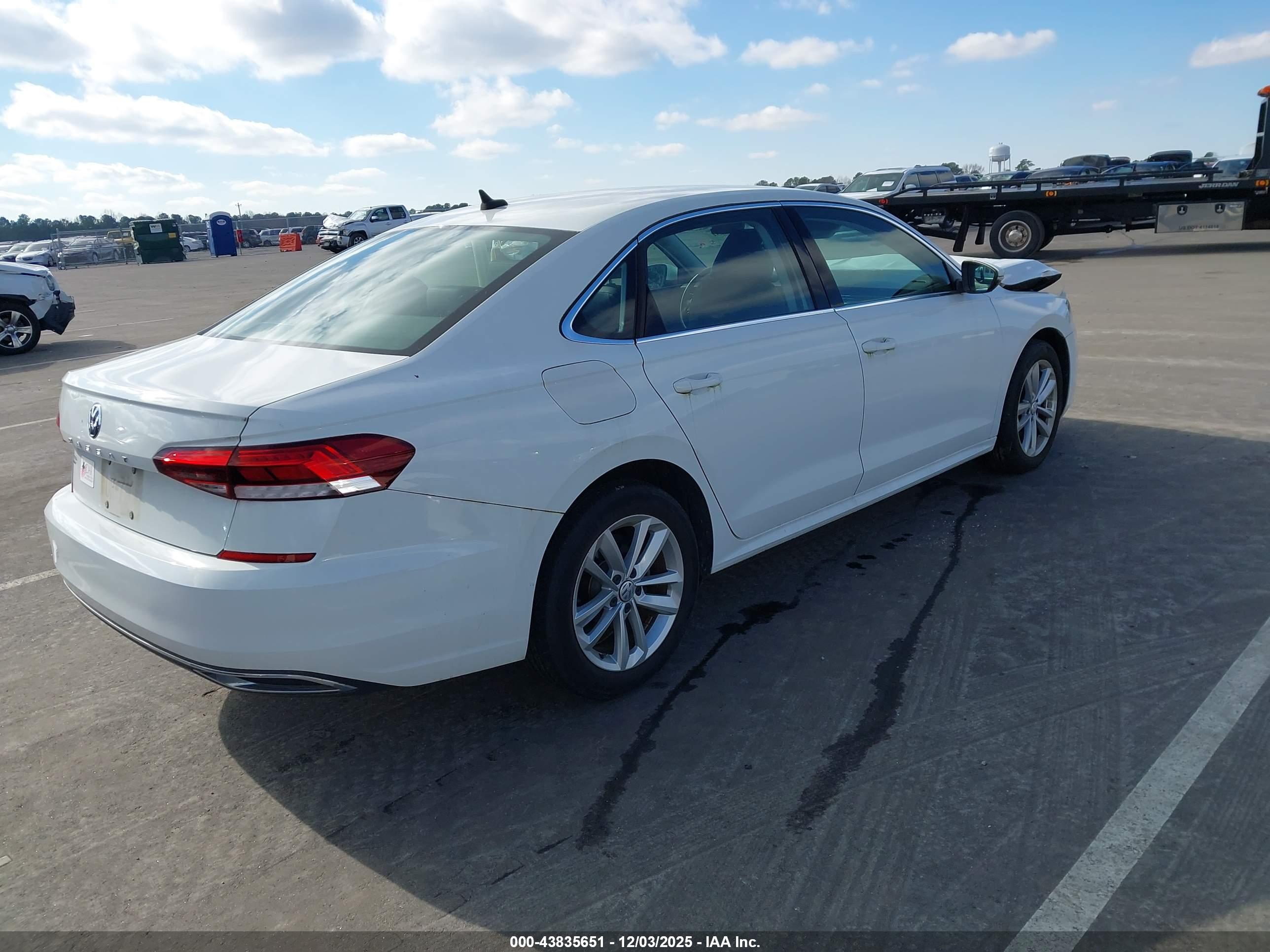 VOLKSWAGEN PASSAT image 4