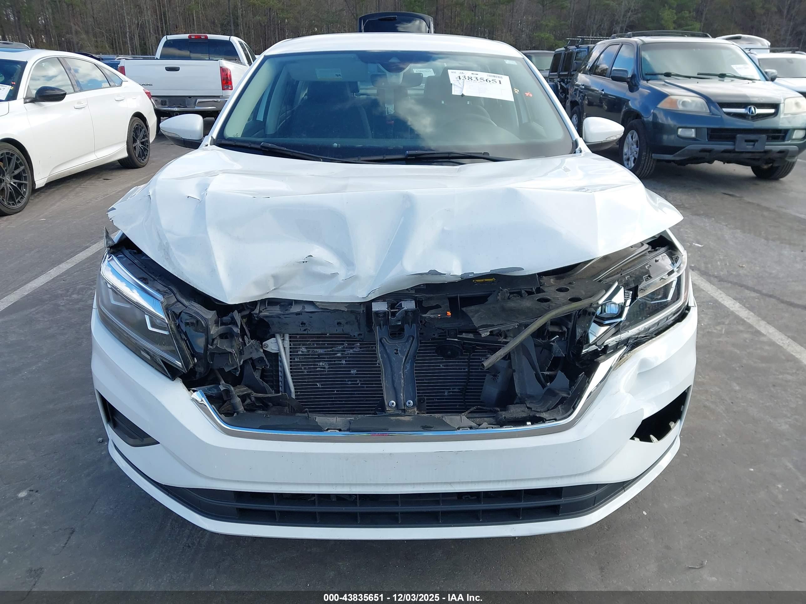 VOLKSWAGEN PASSAT image 6
