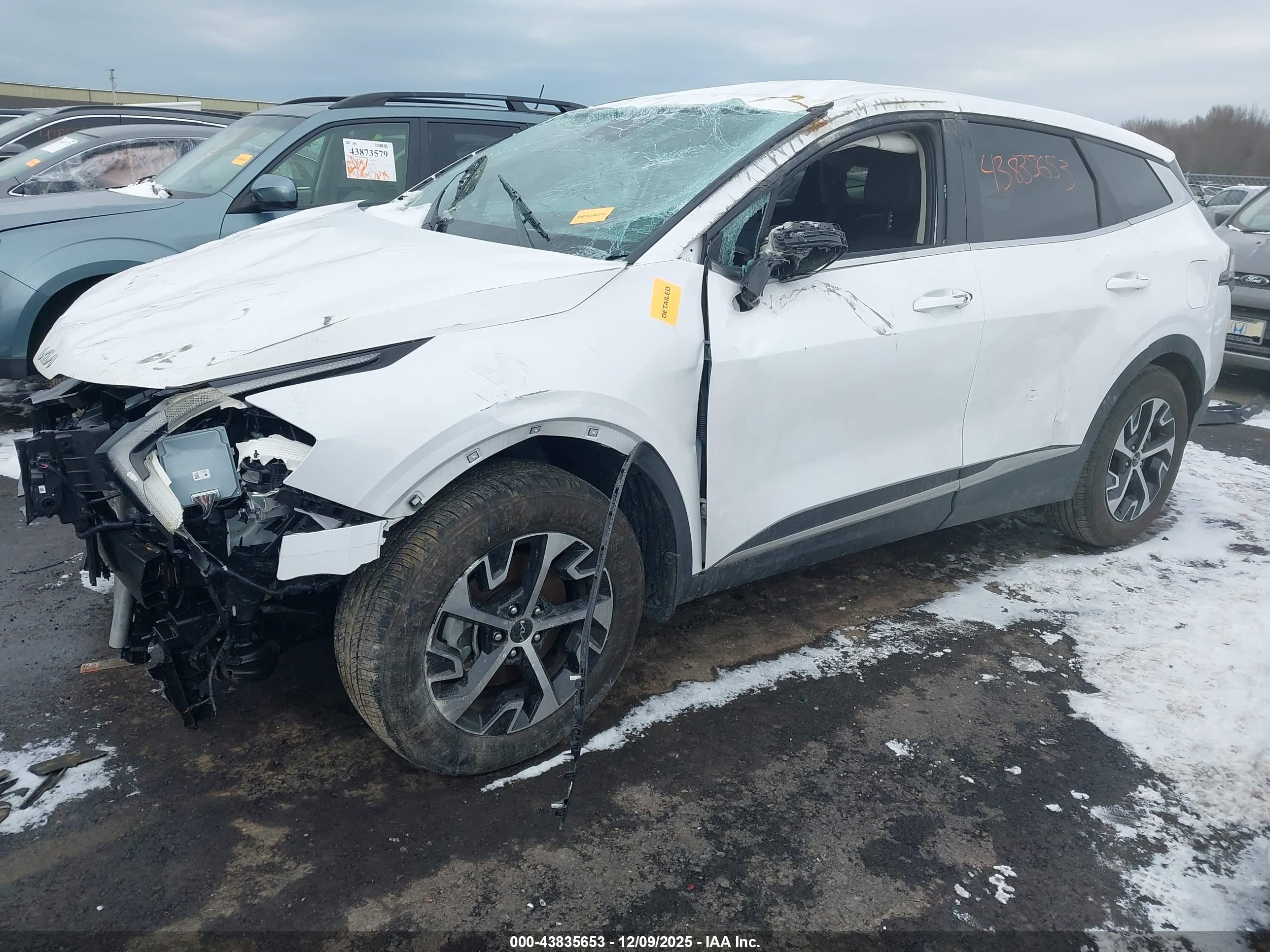 KIA SPORTAGE image 2