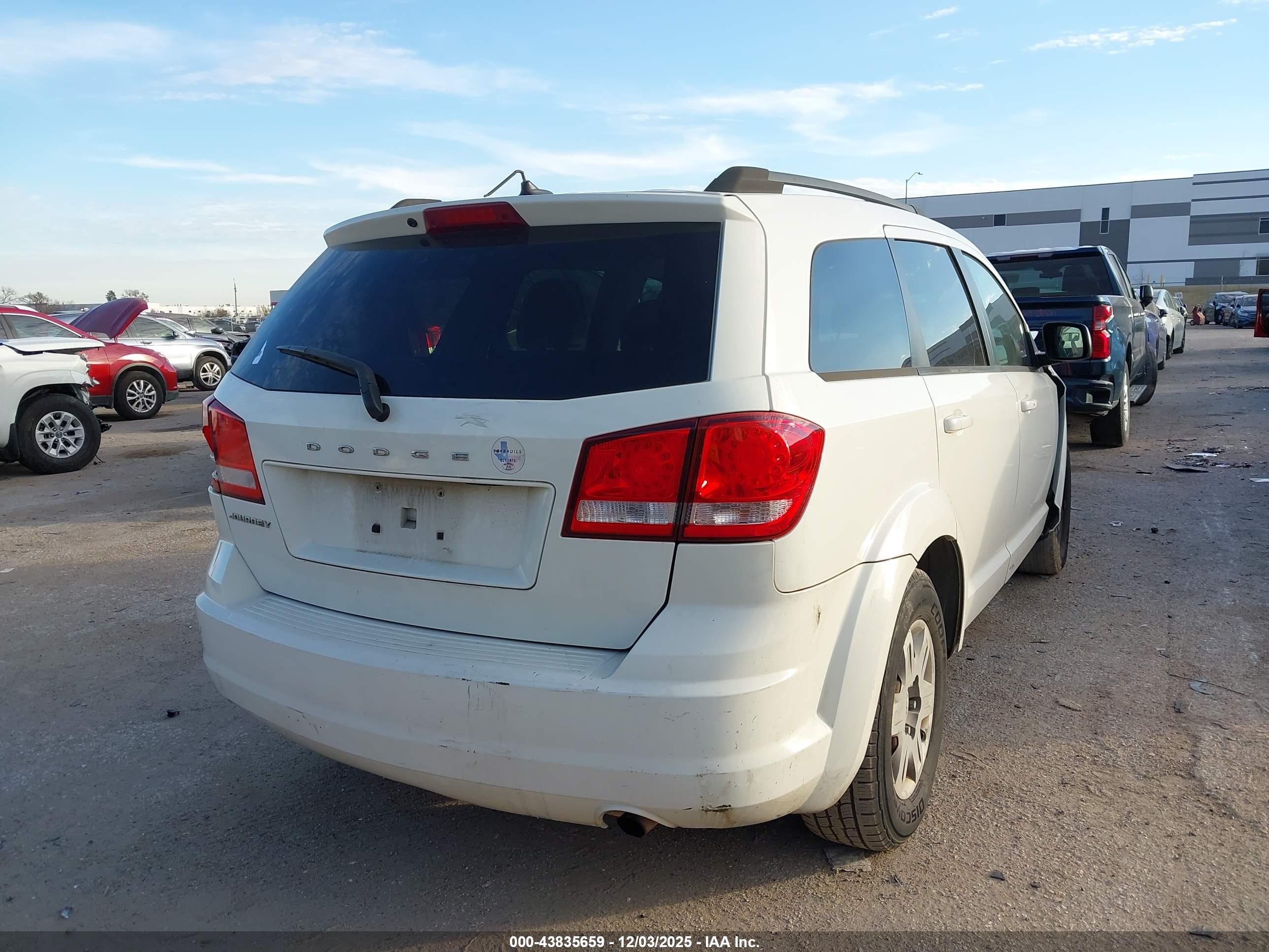 DODGE JOURNEY image 4