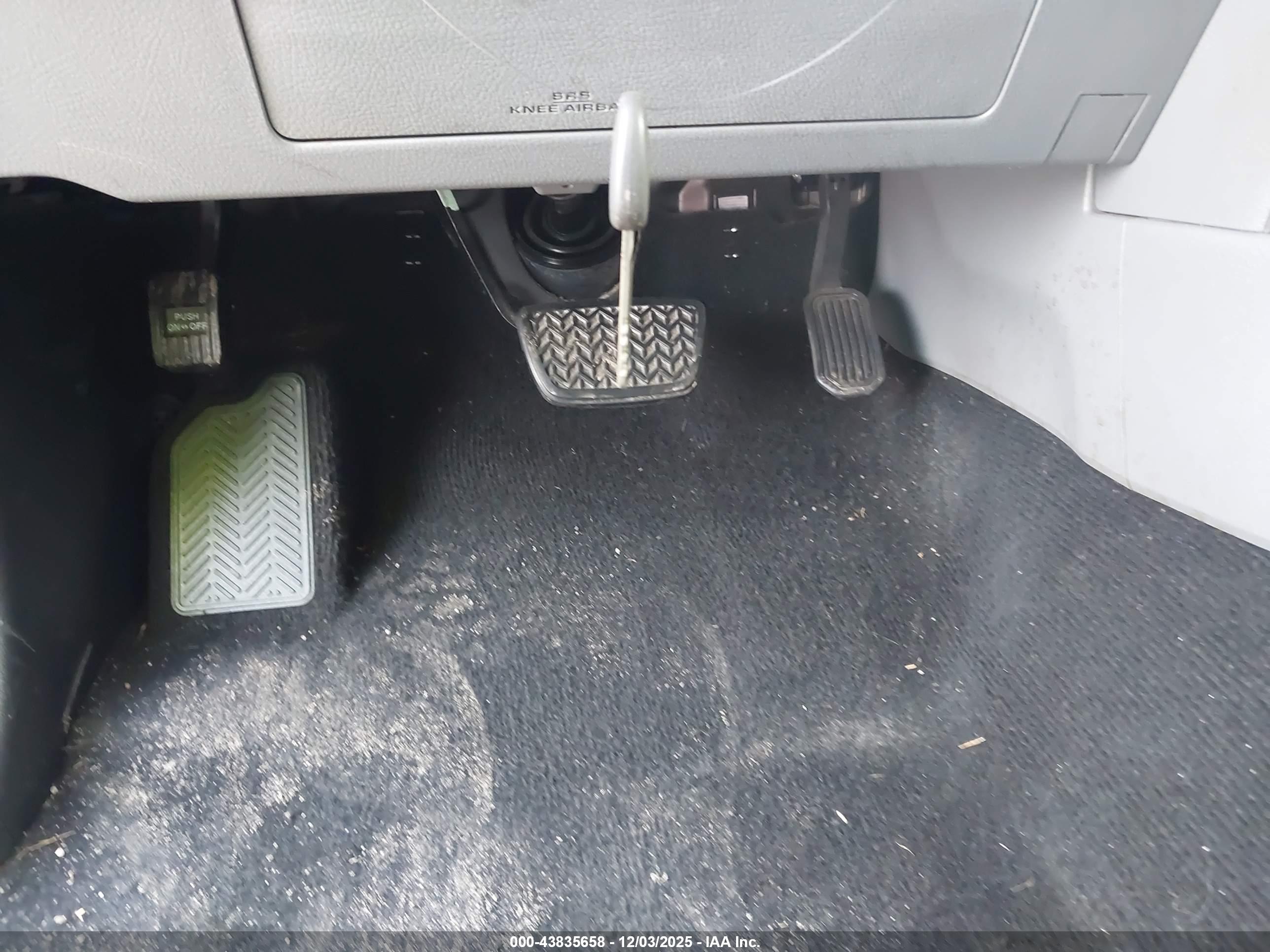 TOYOTA 4RUNNER image 11
