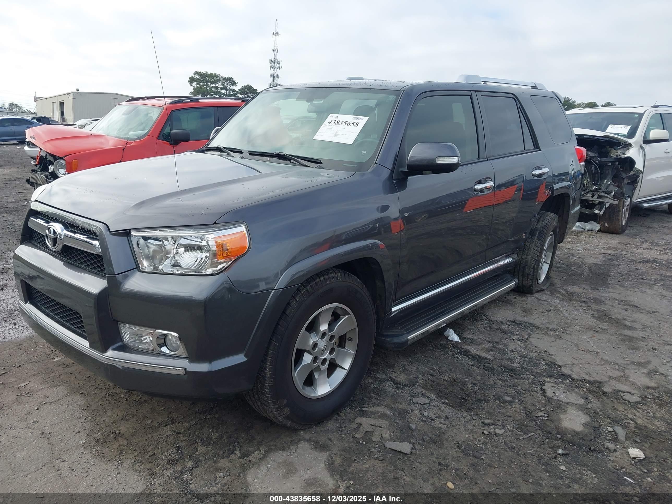 TOYOTA 4RUNNER image 2
