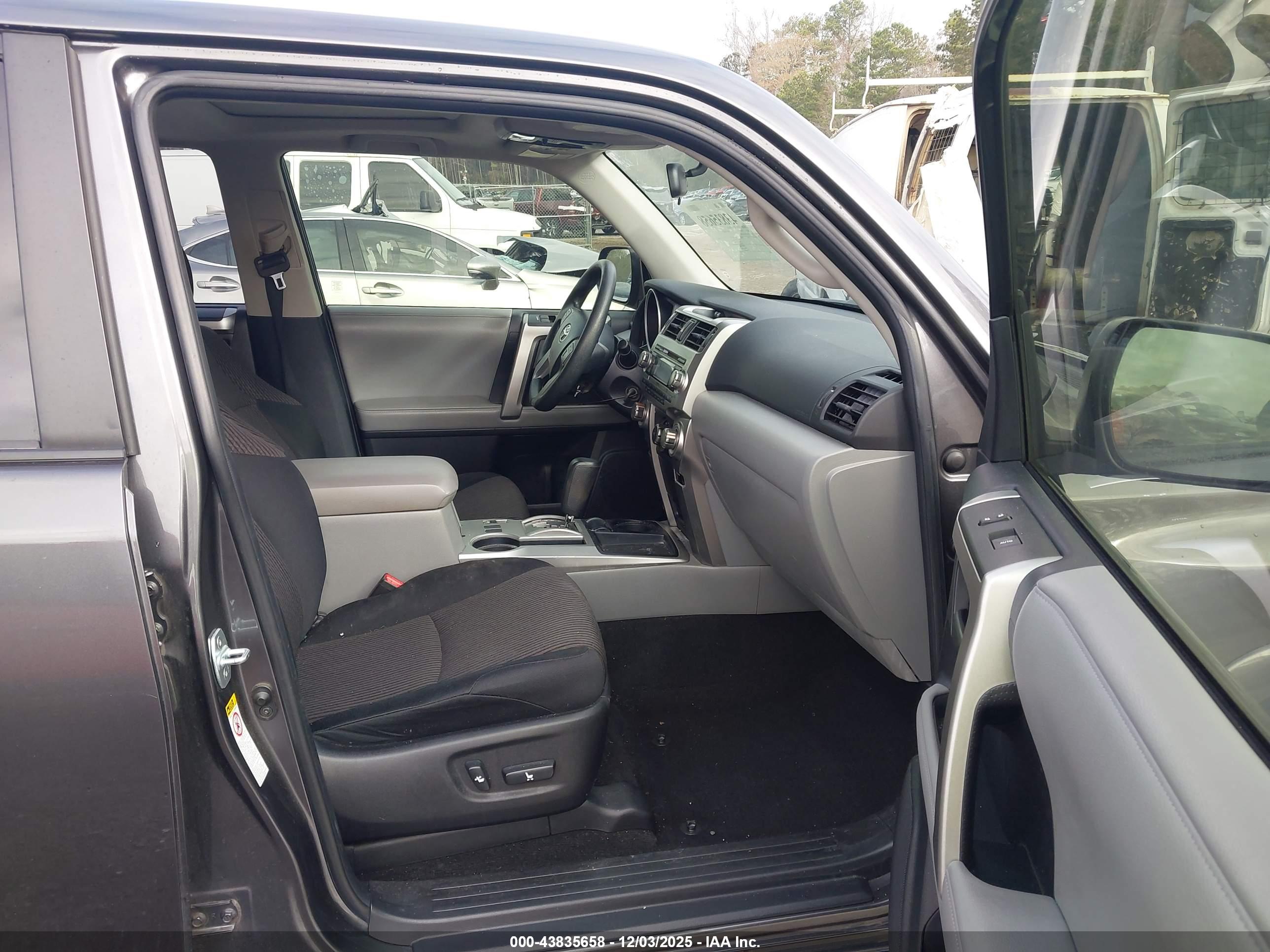 TOYOTA 4RUNNER image 5