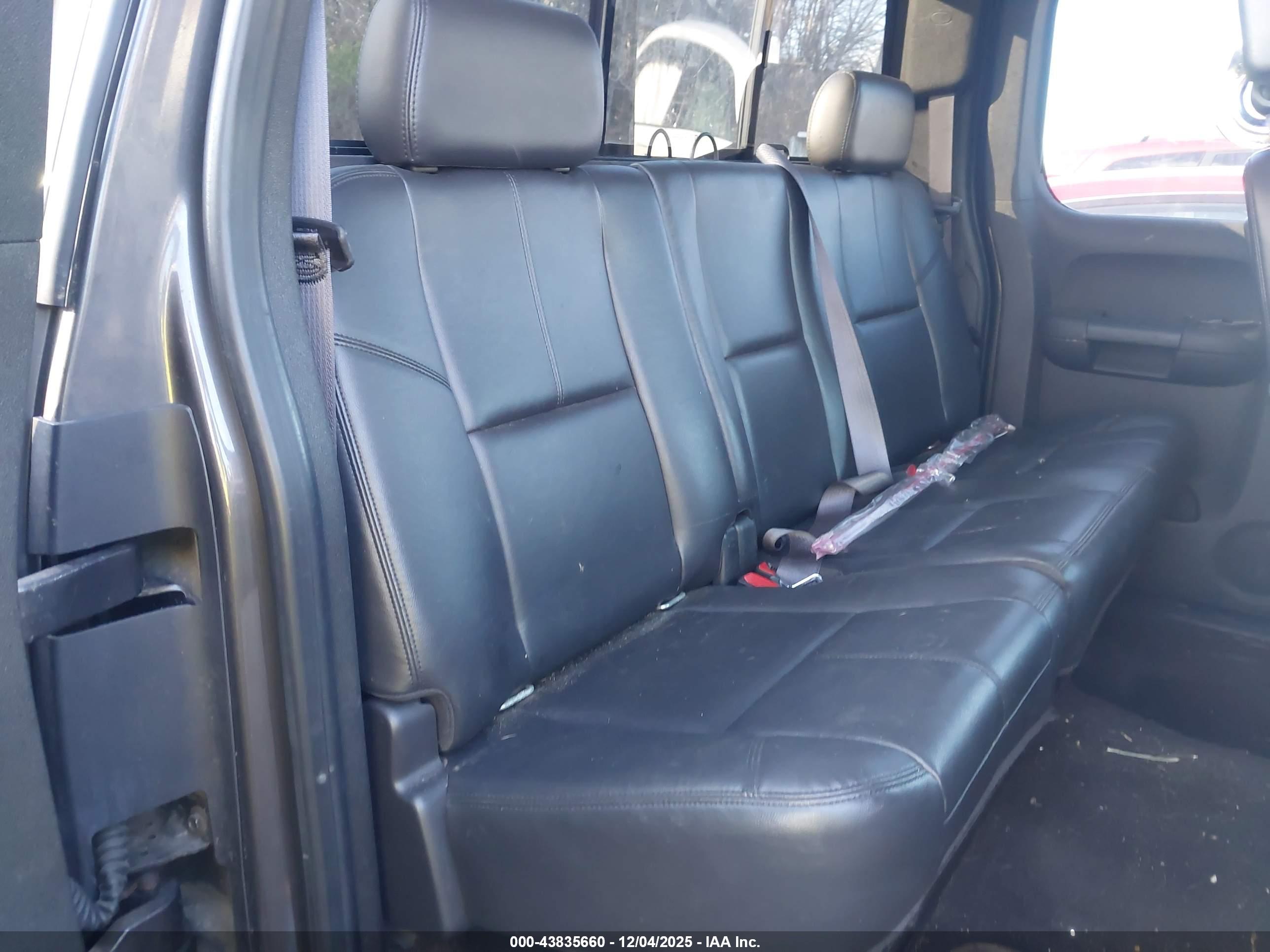 GMC SIERRA image 8