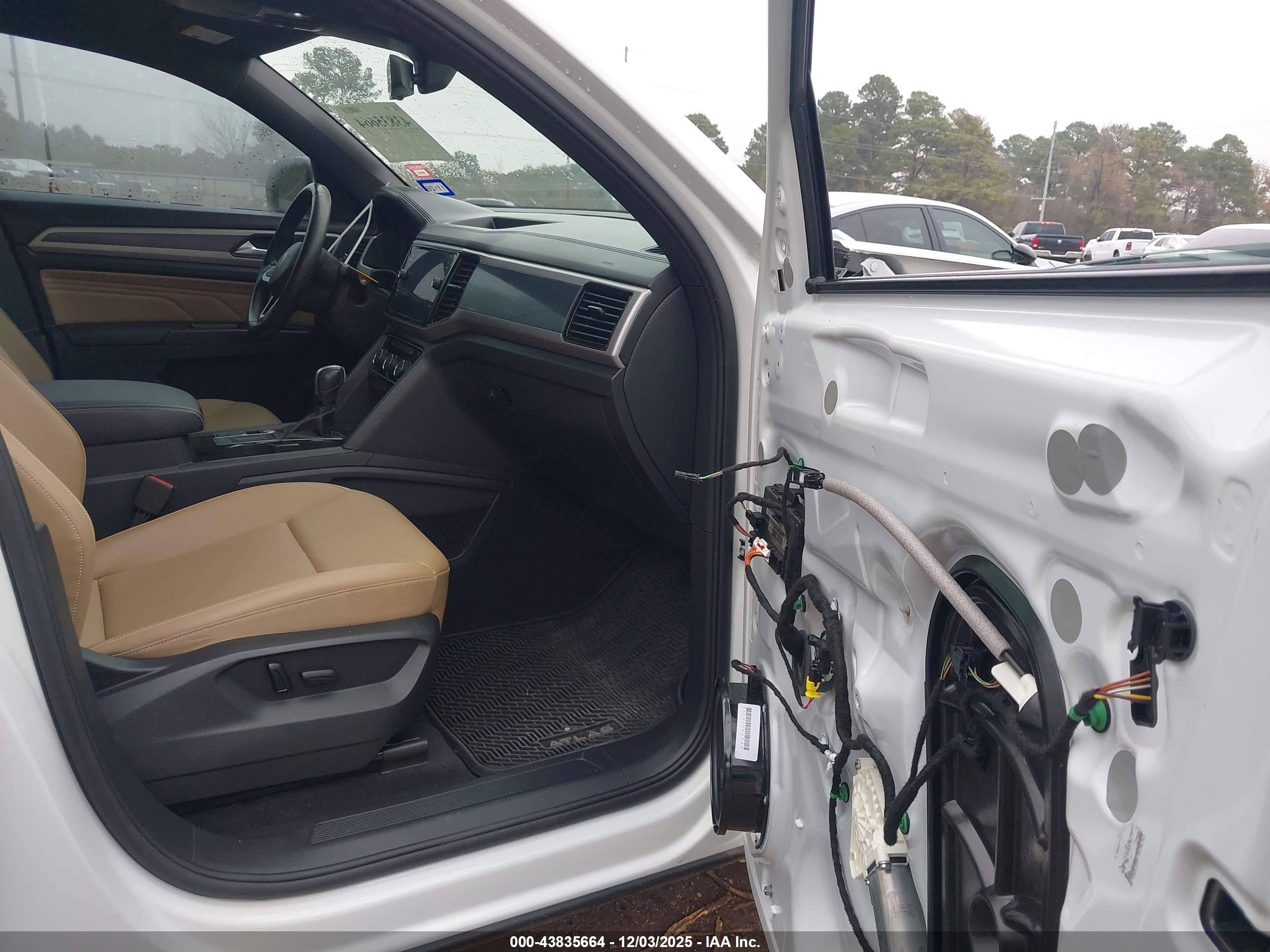 VOLKSWAGEN ATLAS image 5
