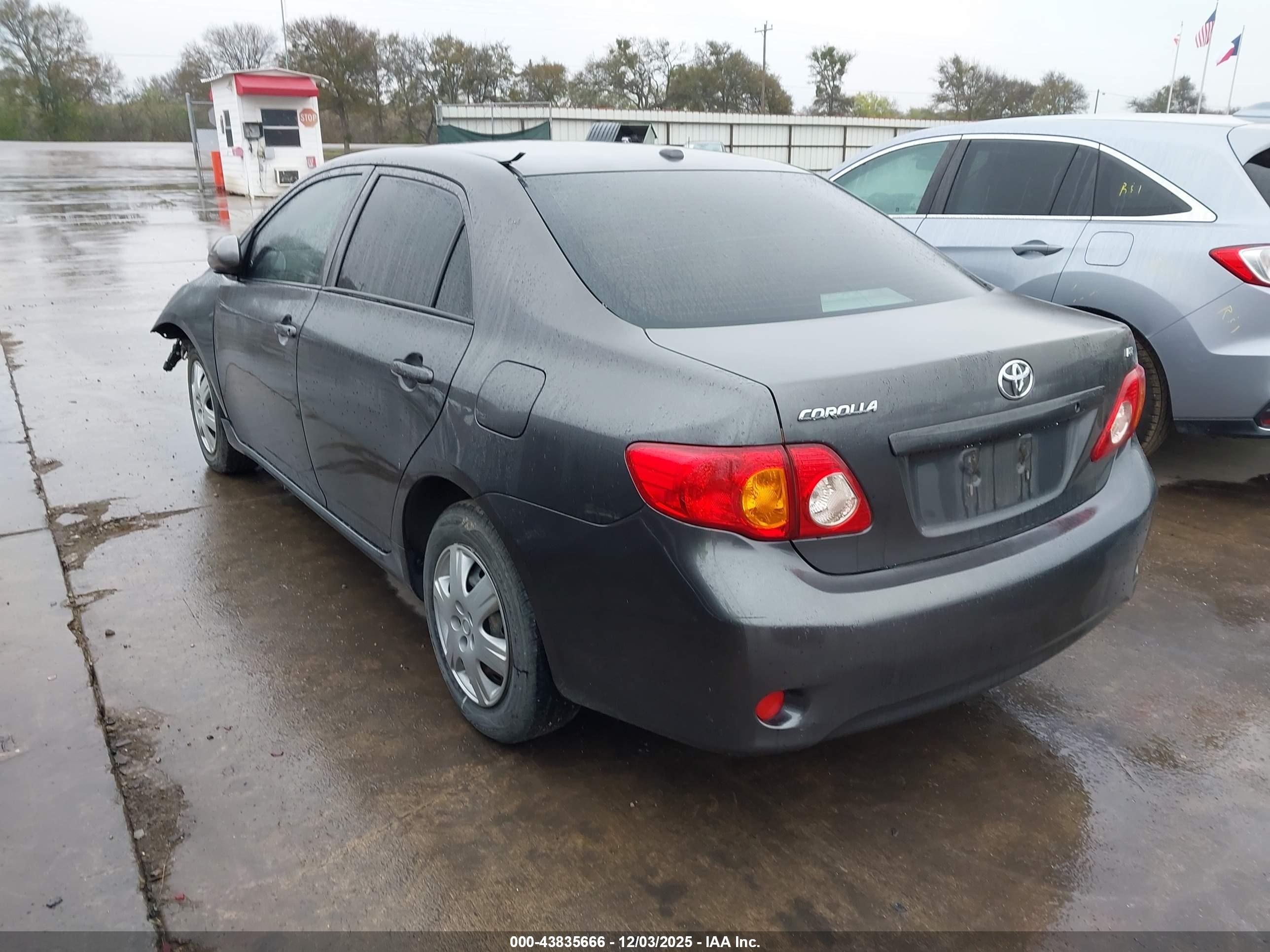 TOYOTA COROLLA image 3