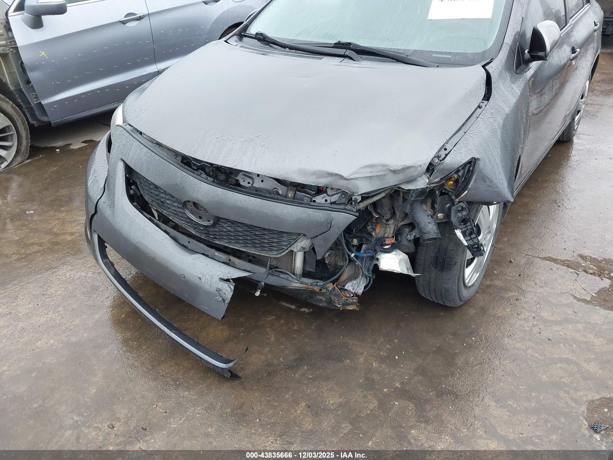 TOYOTA COROLLA image 6