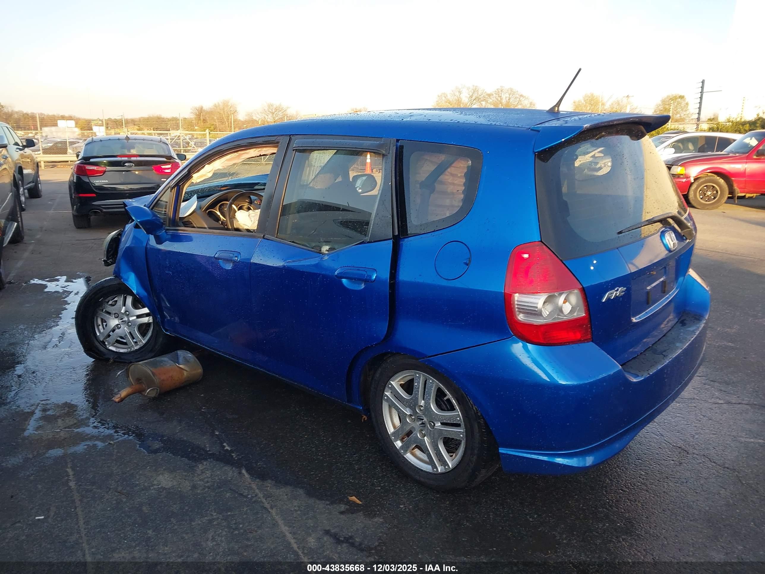 HONDA FIT image 3