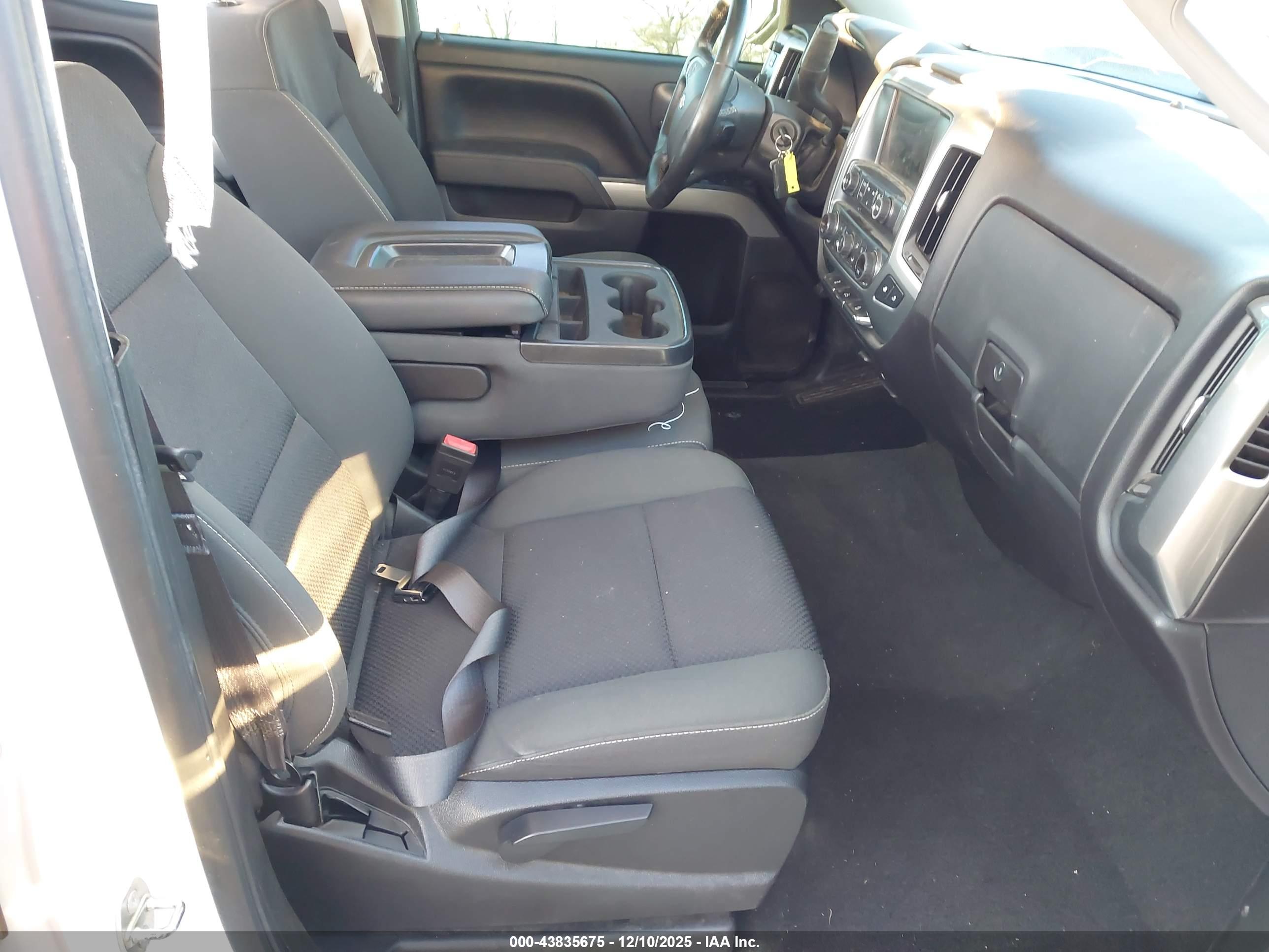 CHEVROLET SILVERADO image 5