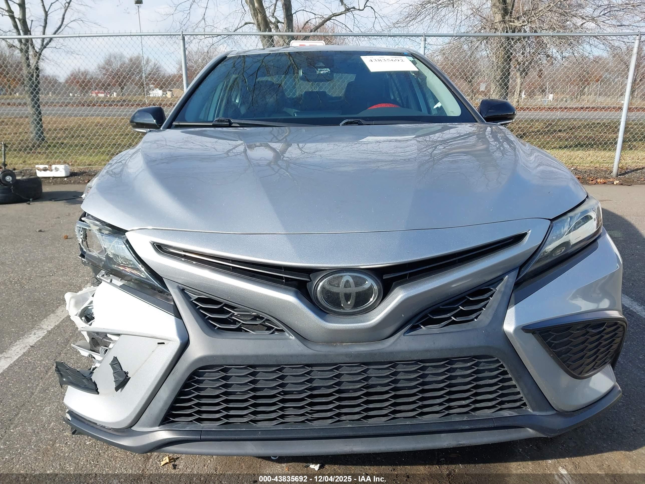 TOYOTA CAMRY image 6