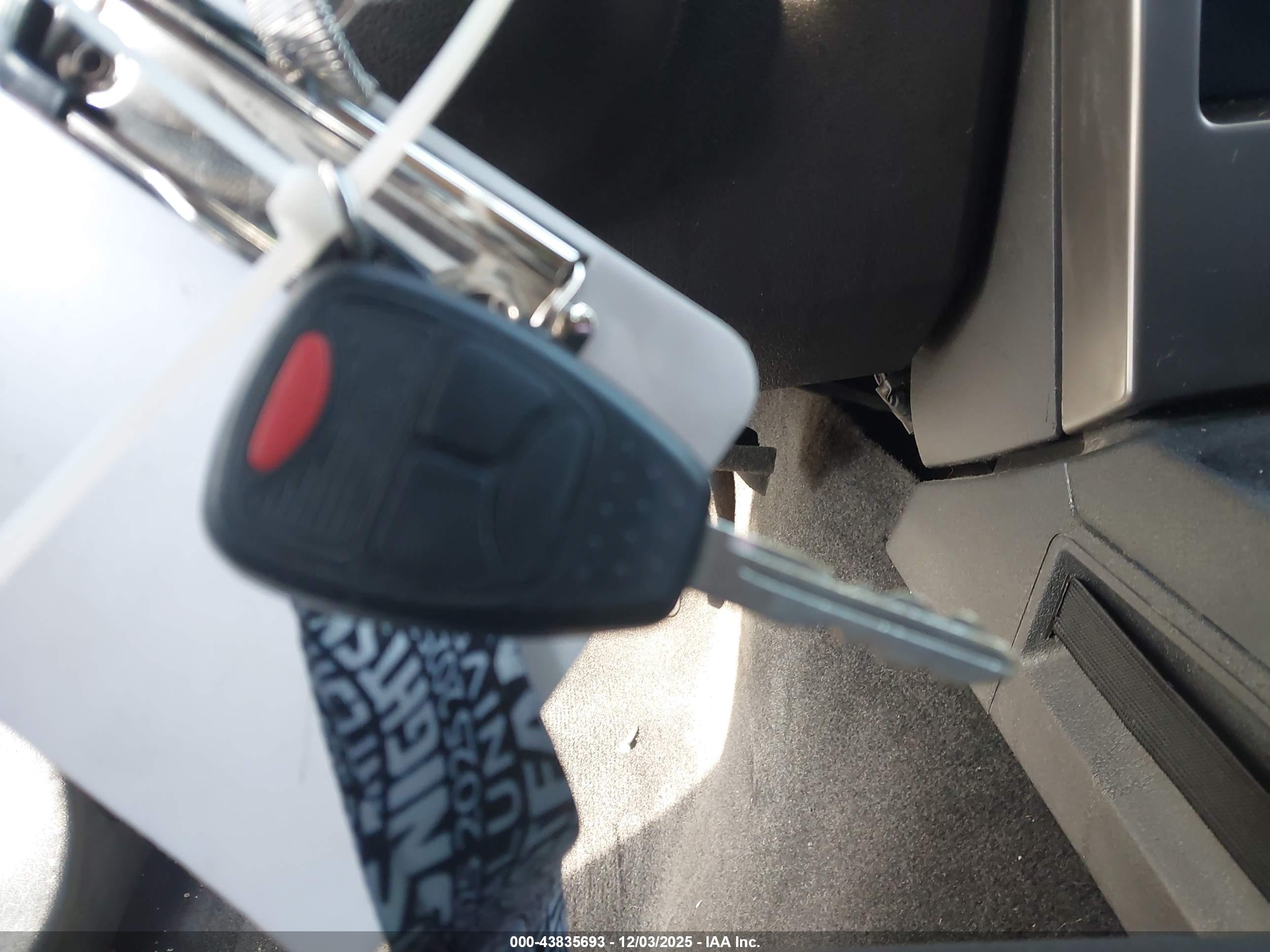 JEEP LIBERTY image 11